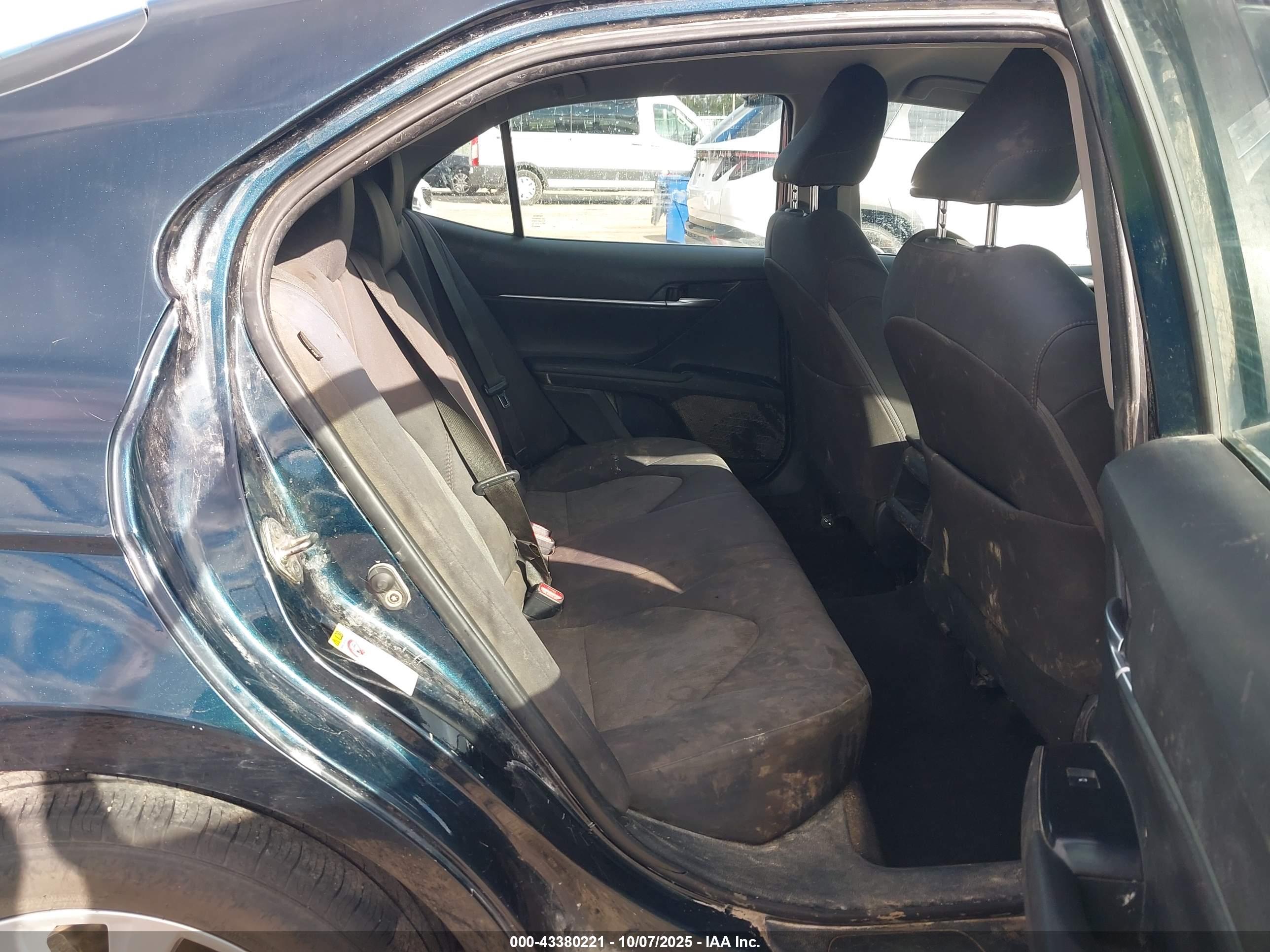 TOYOTA CAMRY image 8