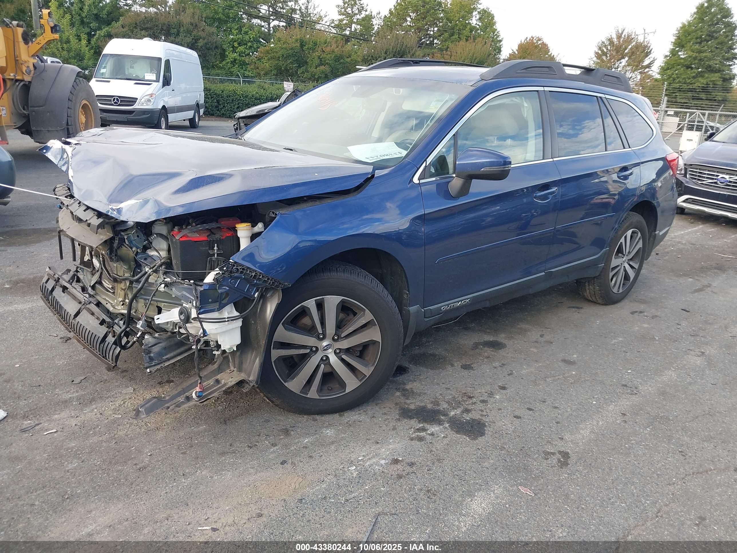 SUBARU OUTBACK image 2