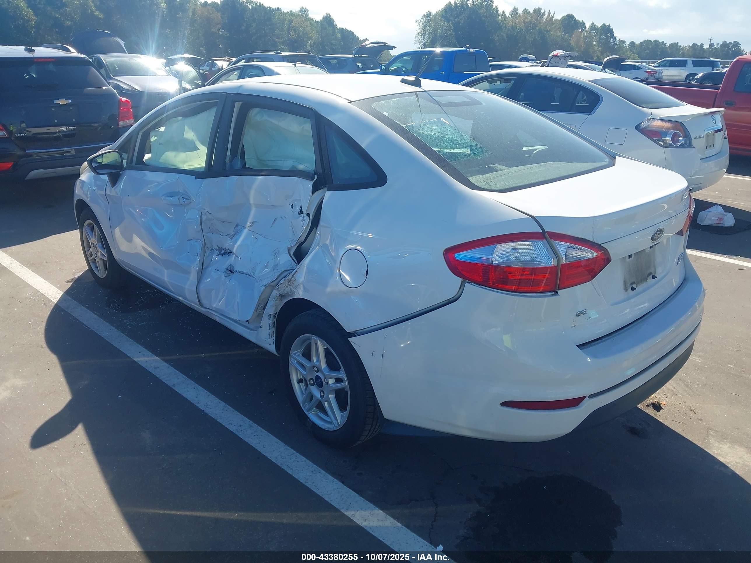 FORD FIESTA image 3