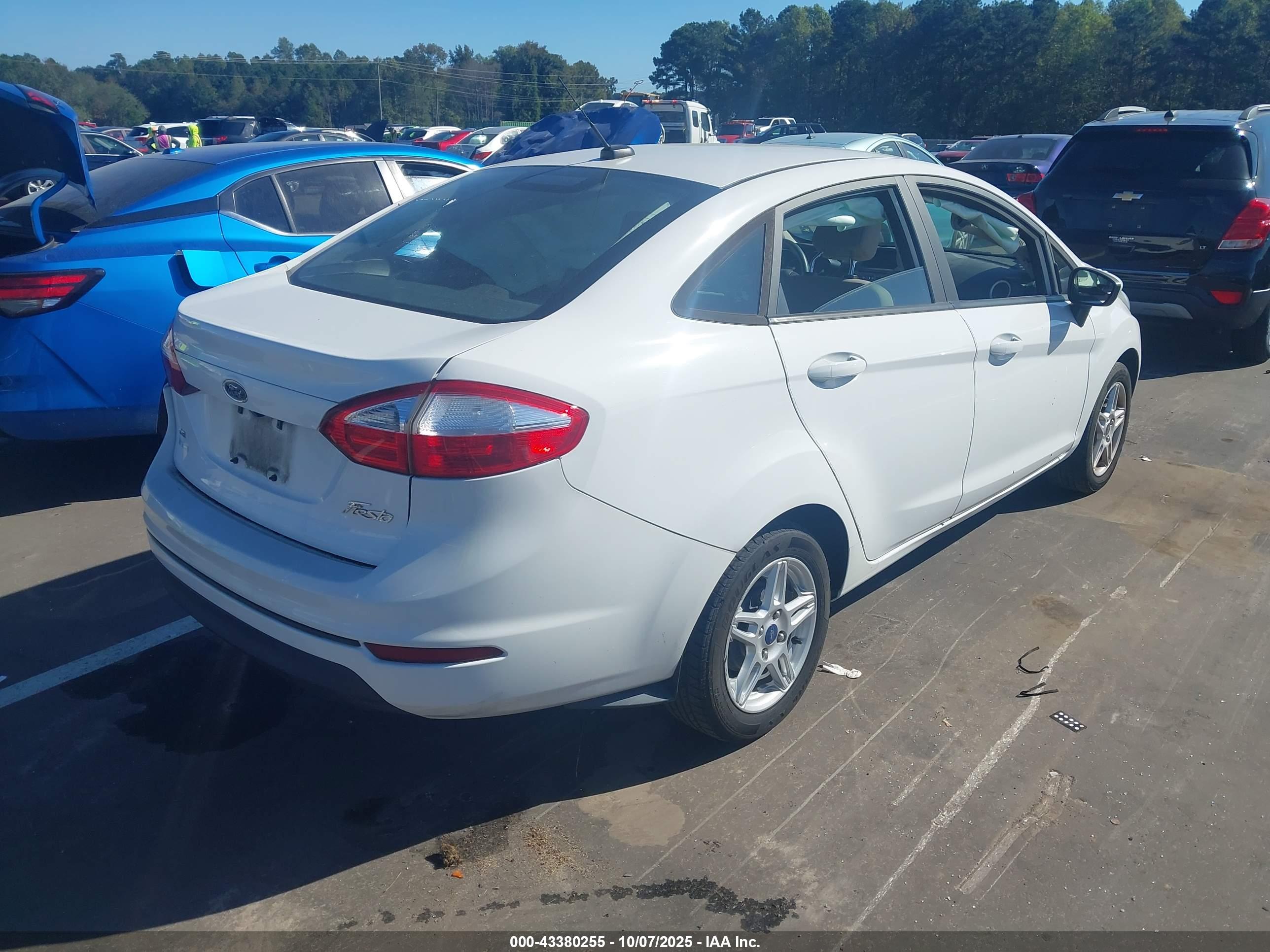 FORD FIESTA image 4