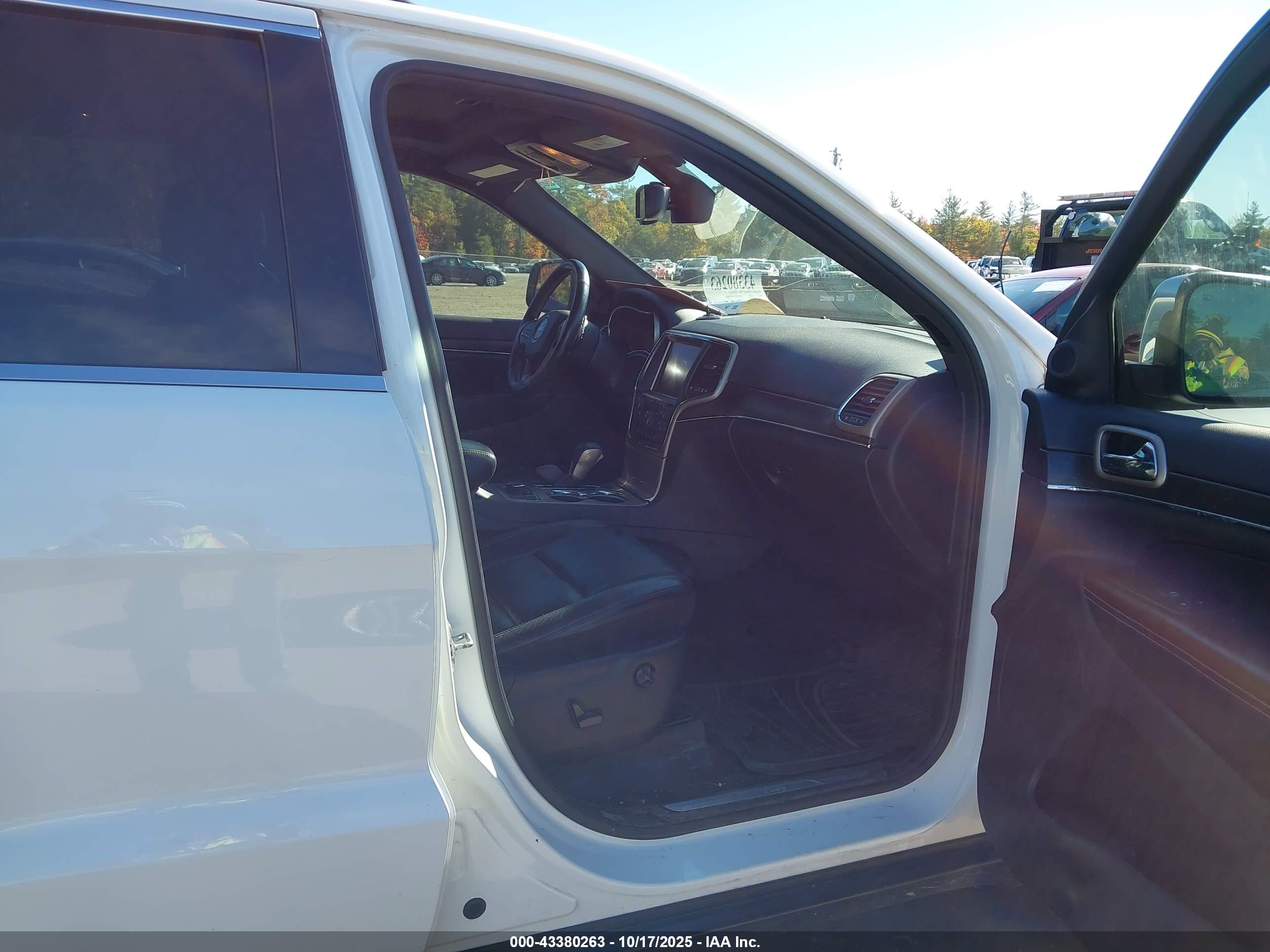 JEEP GRAND image 5