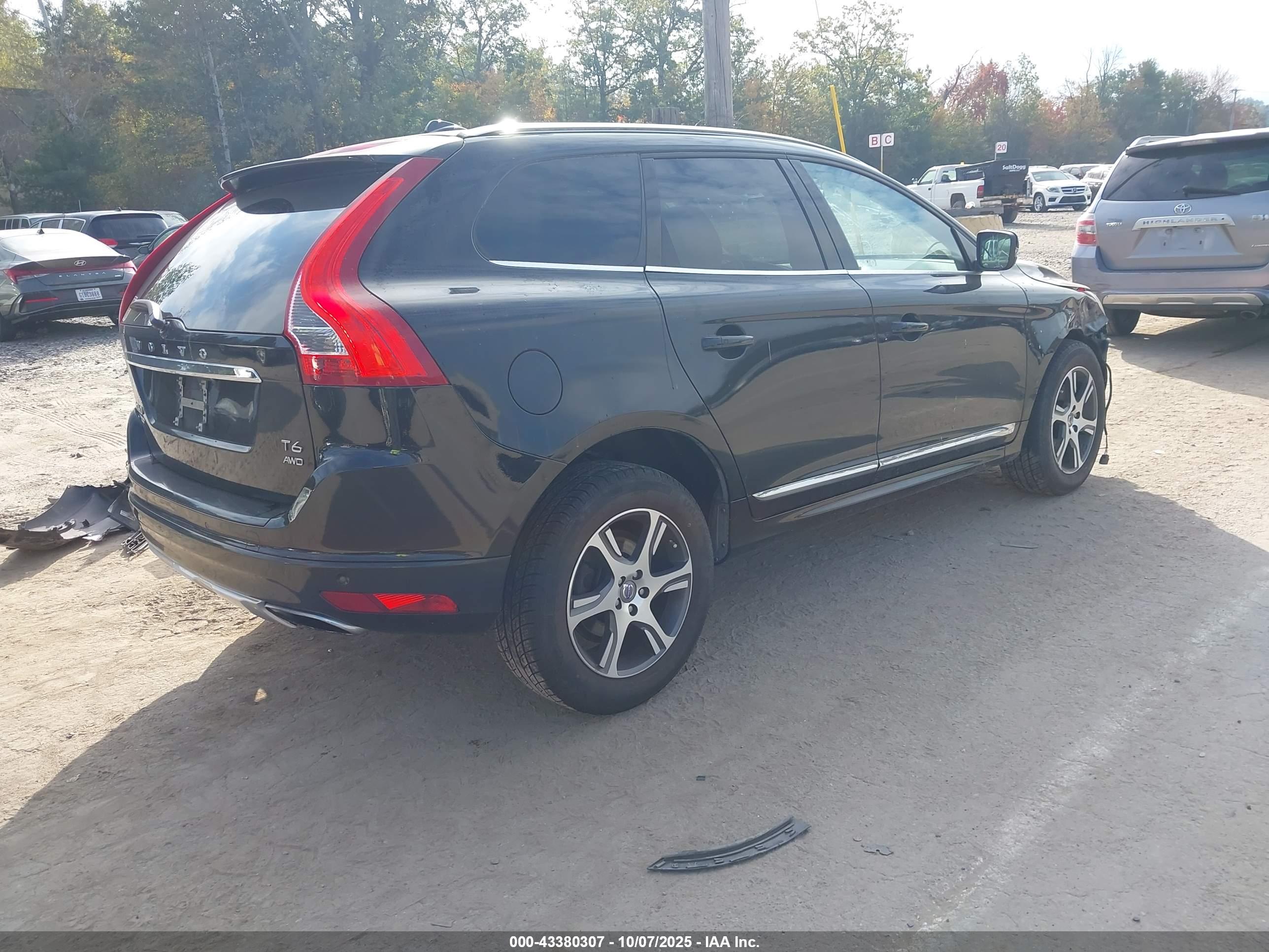 VOLVO XC60 image 4