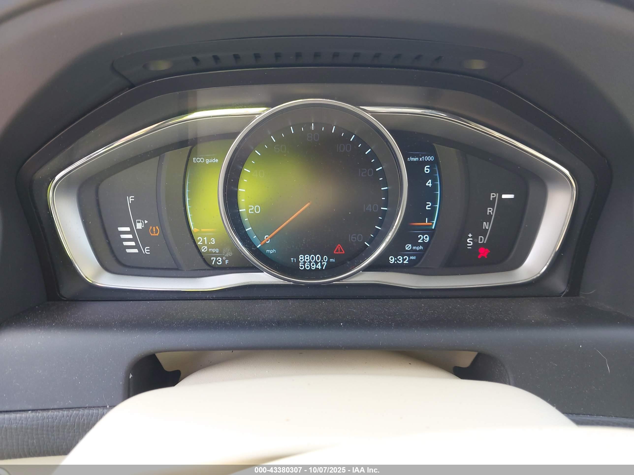 VOLVO XC60 image 7