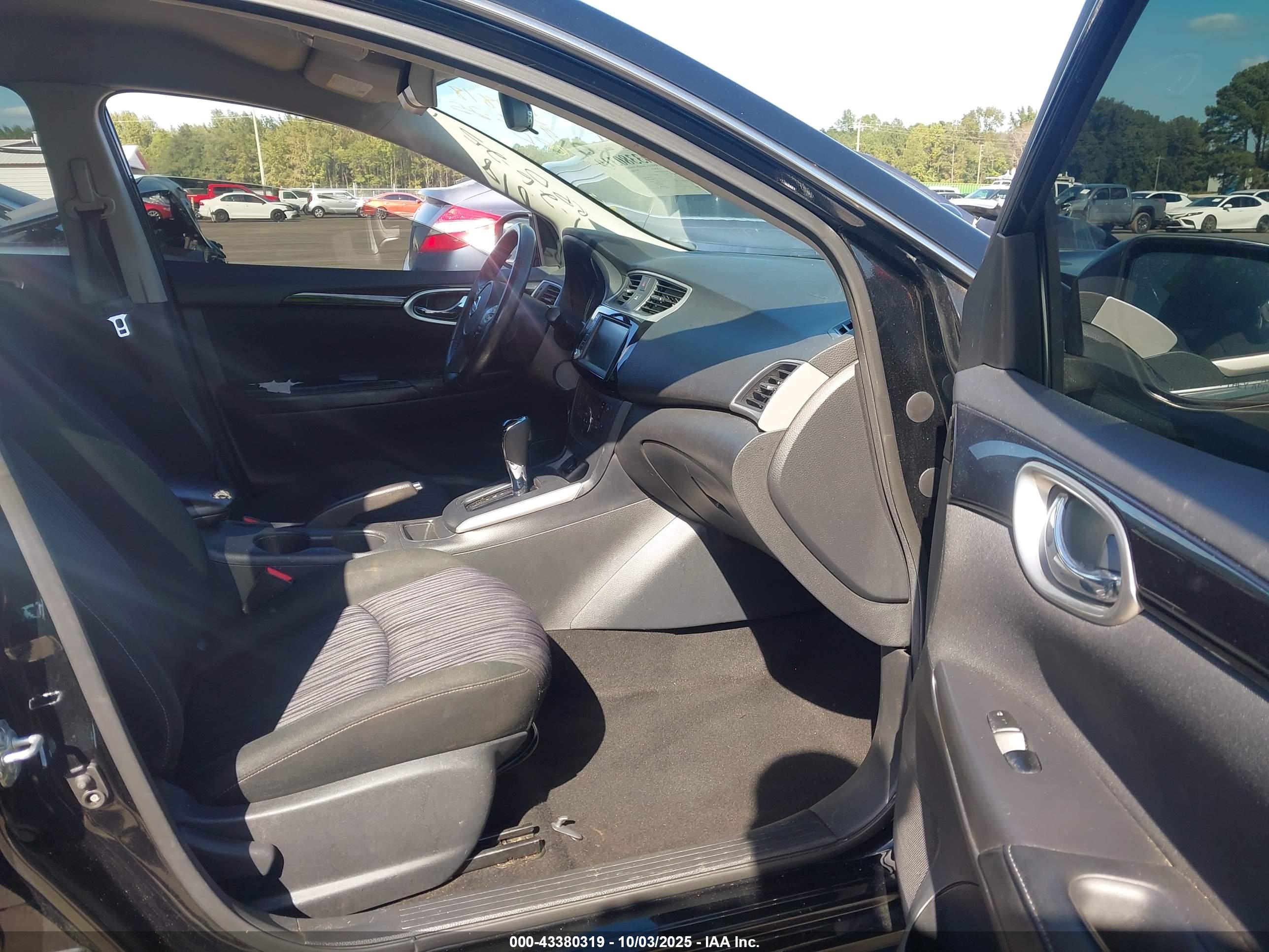 NISSAN SENTRA image 5