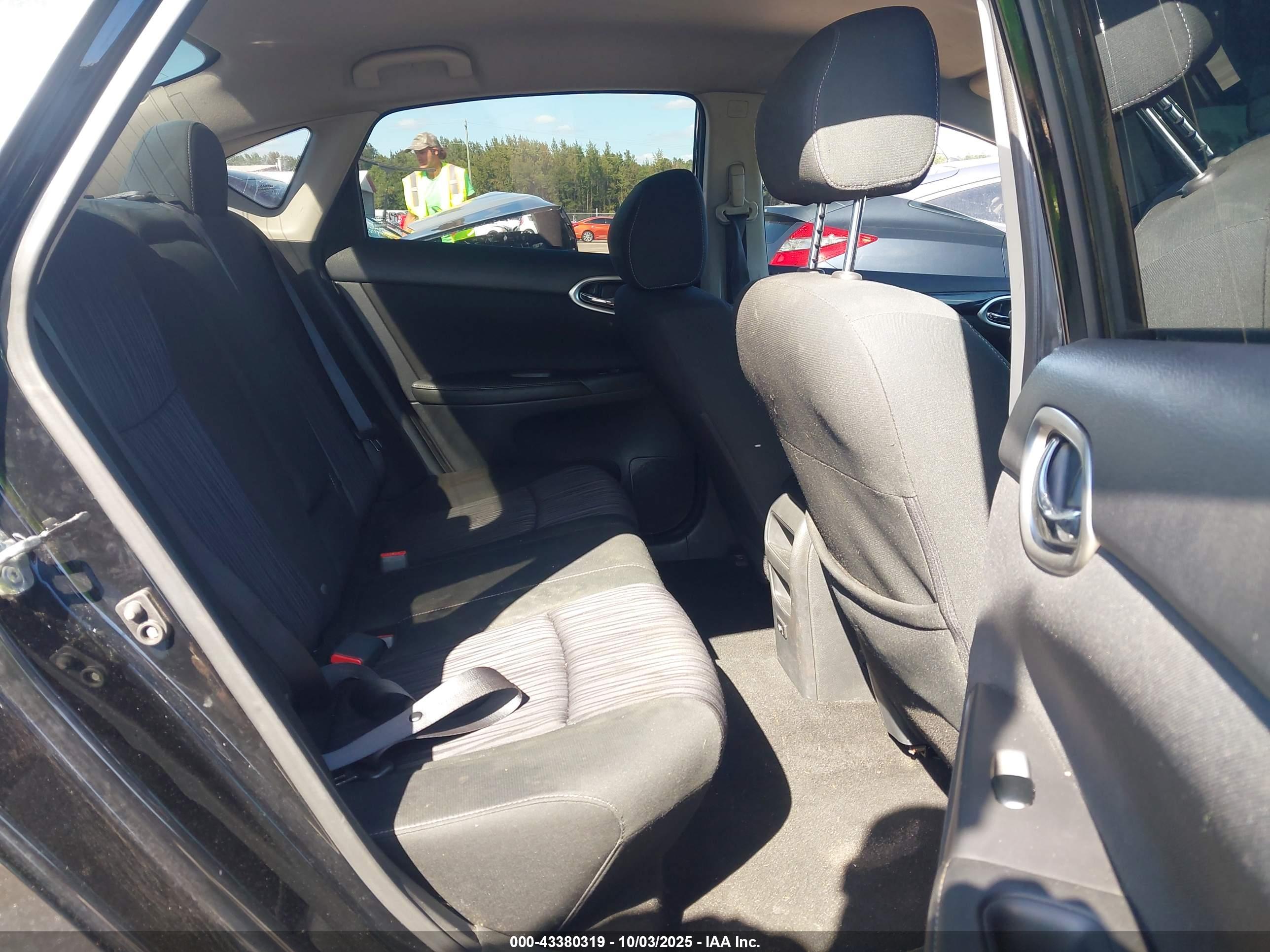 NISSAN SENTRA image 8