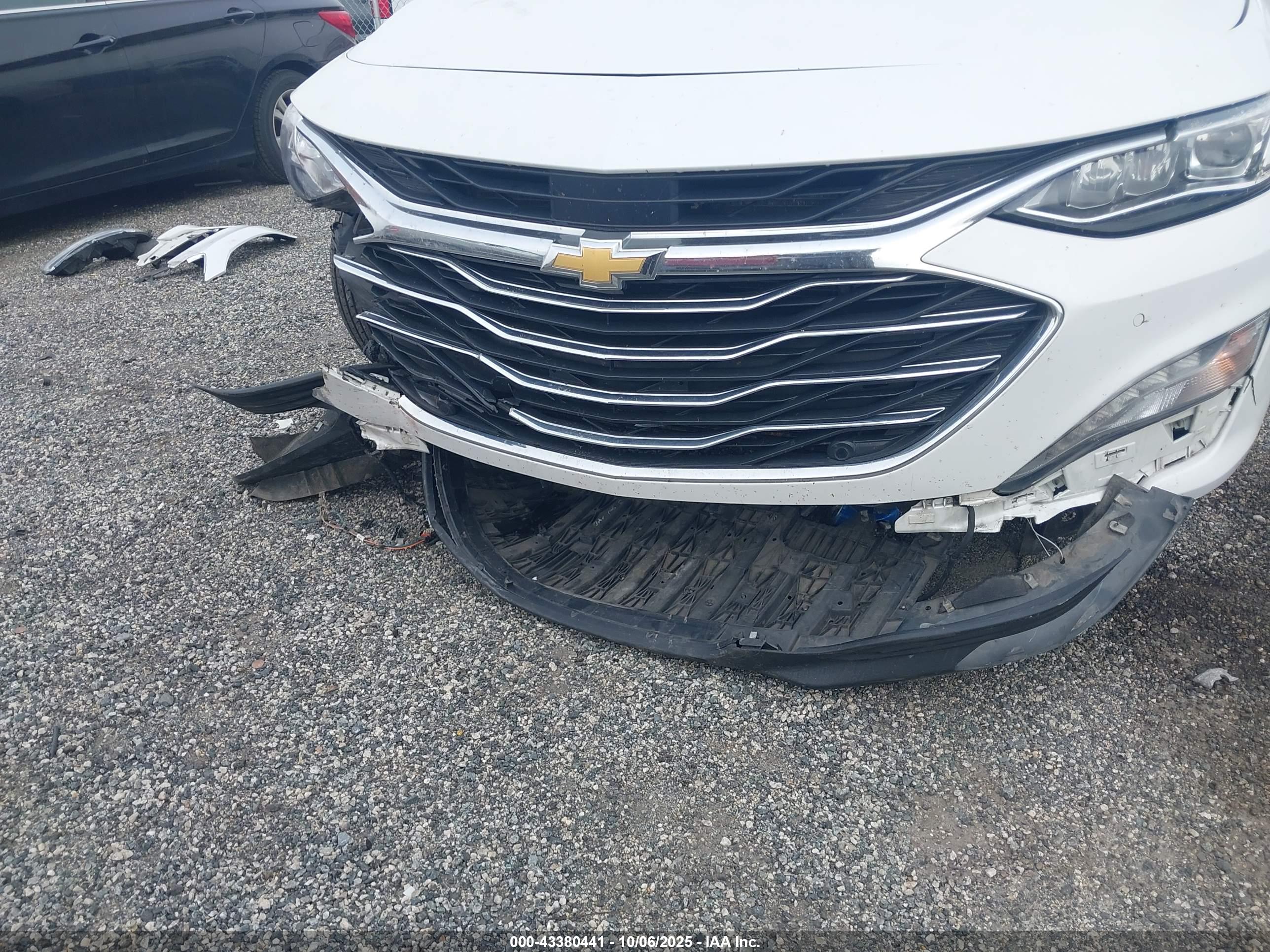 CHEVROLET MALIBU image 6