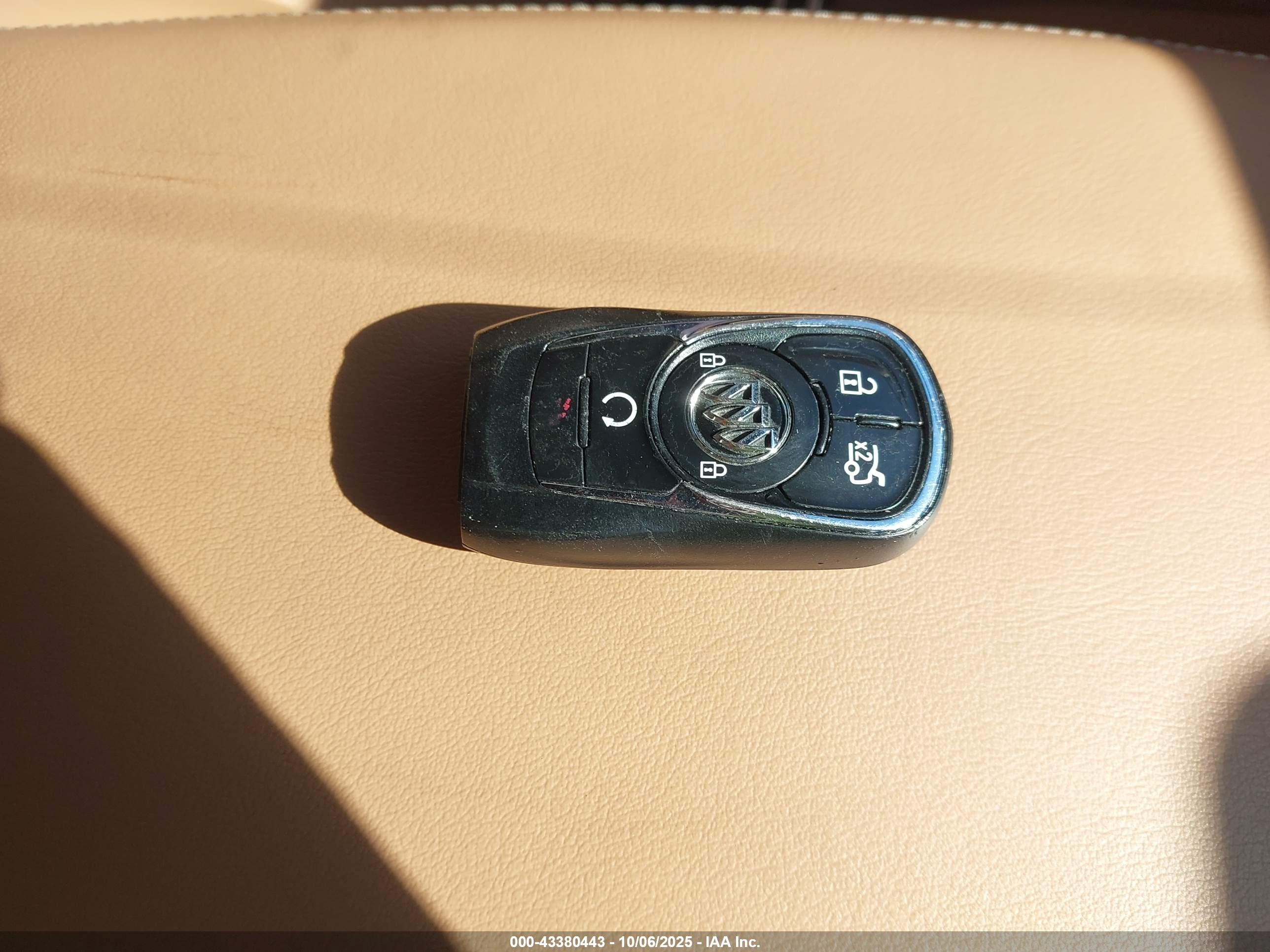 BUICK LACROSSE image 11