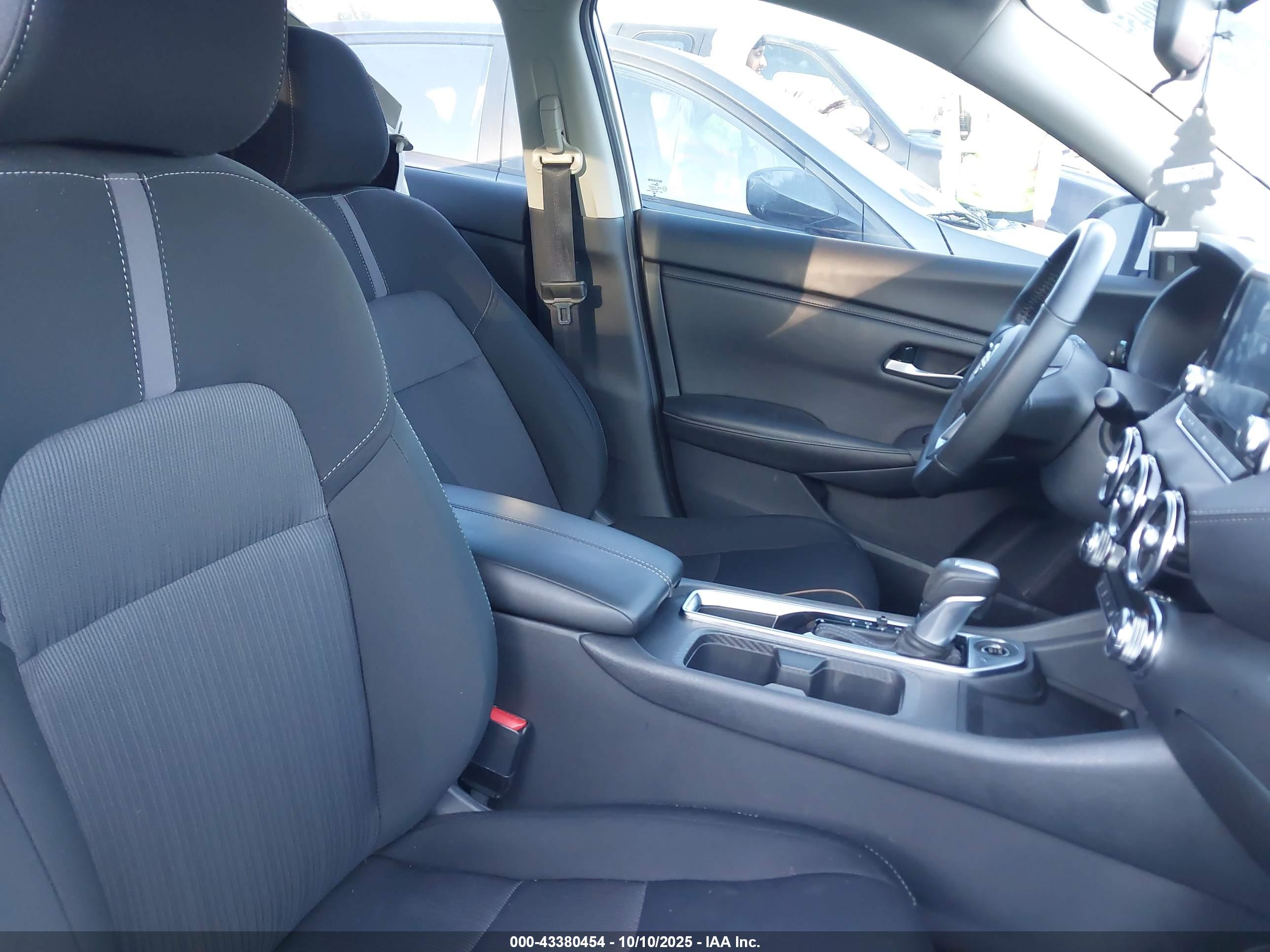 NISSAN SENTRA image 5