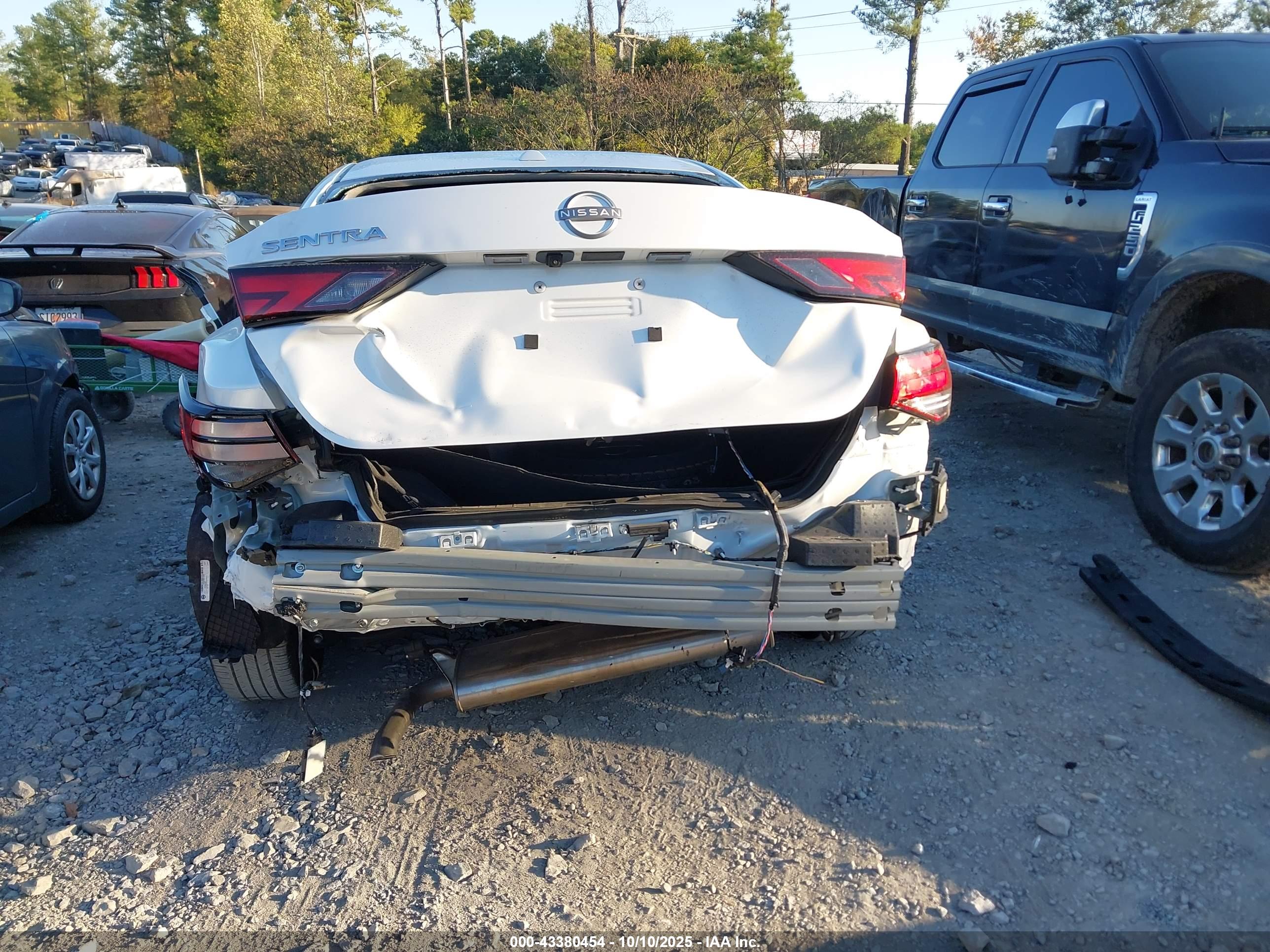 NISSAN SENTRA image 6