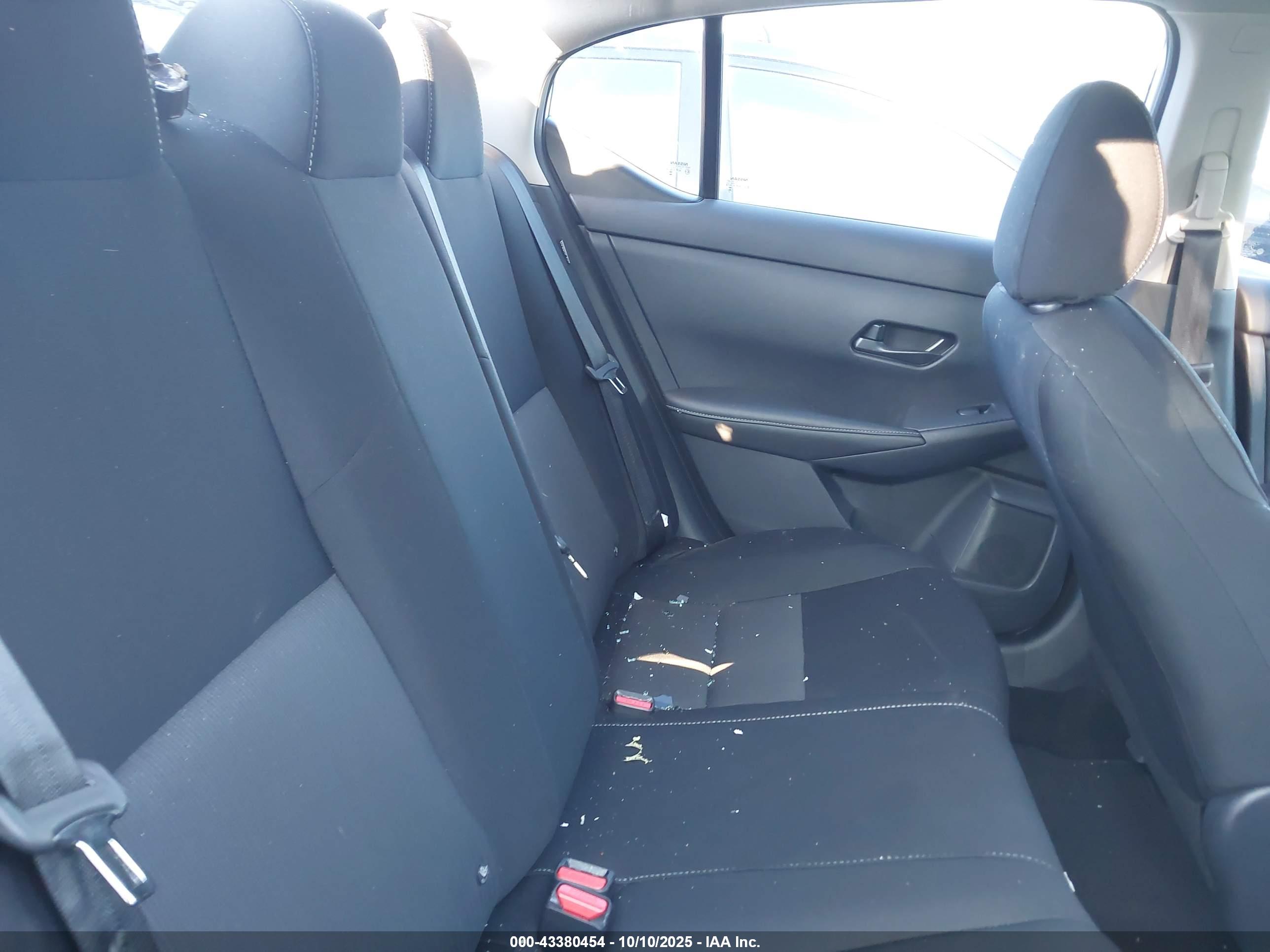 NISSAN SENTRA image 8
