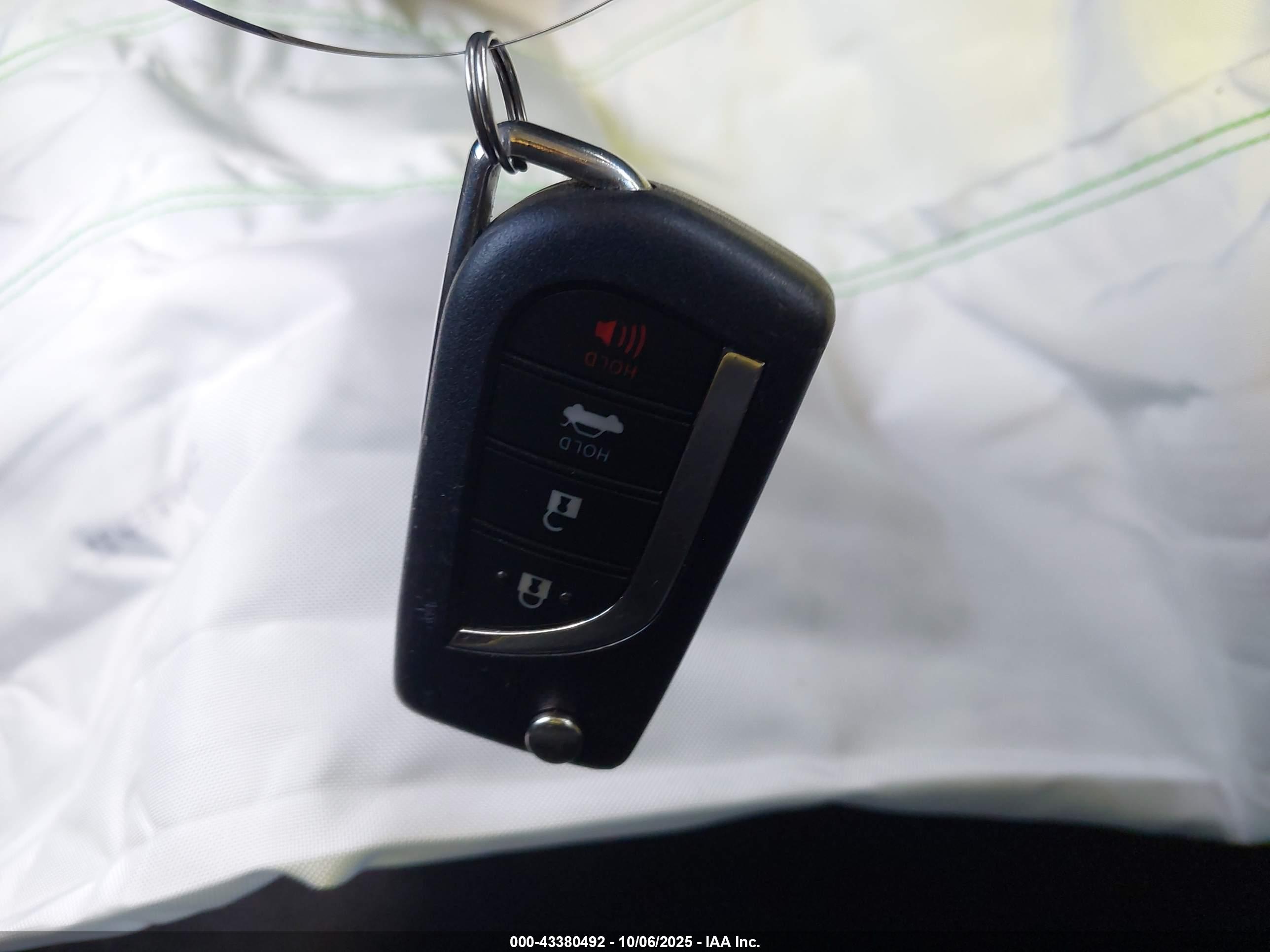 TOYOTA CAMRY image 11