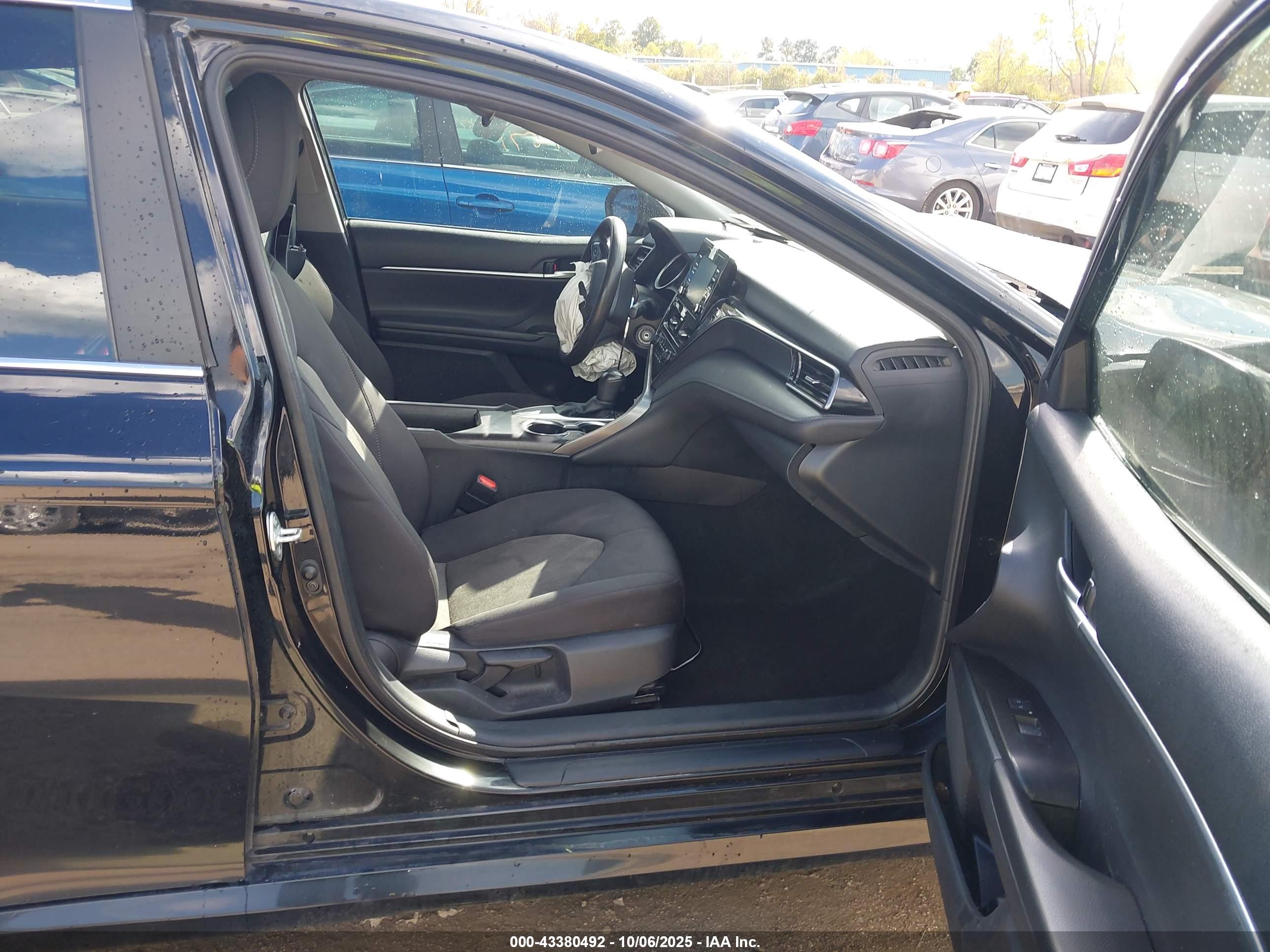 TOYOTA CAMRY image 5