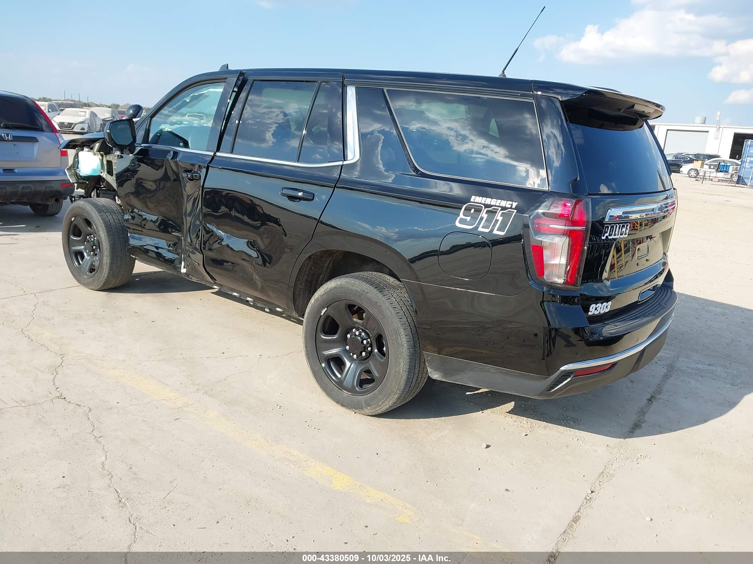 CHEVROLET TAHOE image 3
