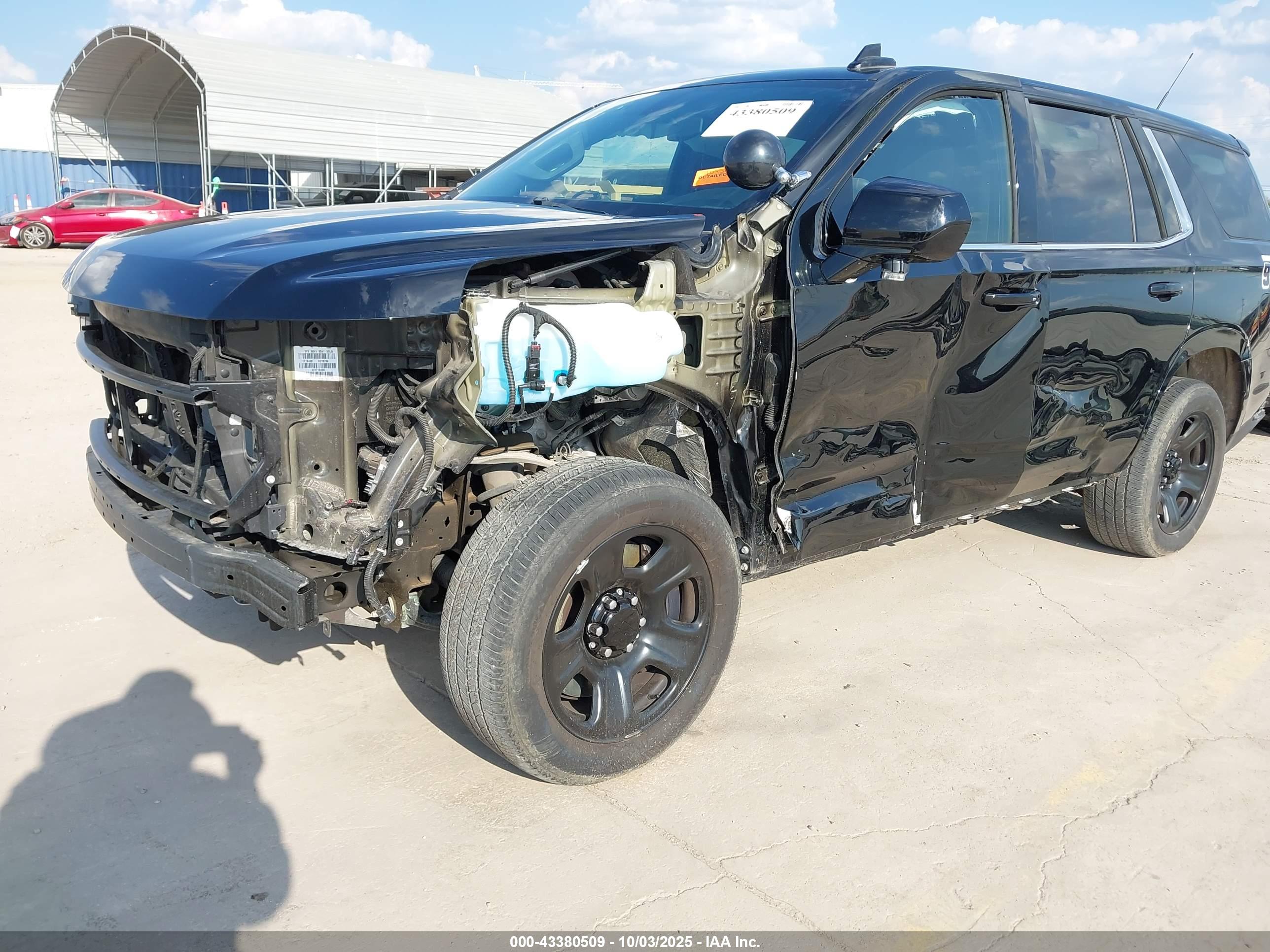CHEVROLET TAHOE image 6