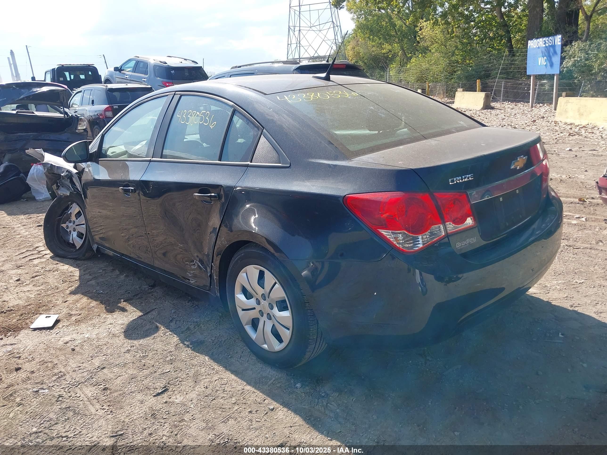 CHEVROLET CRUZE image 3