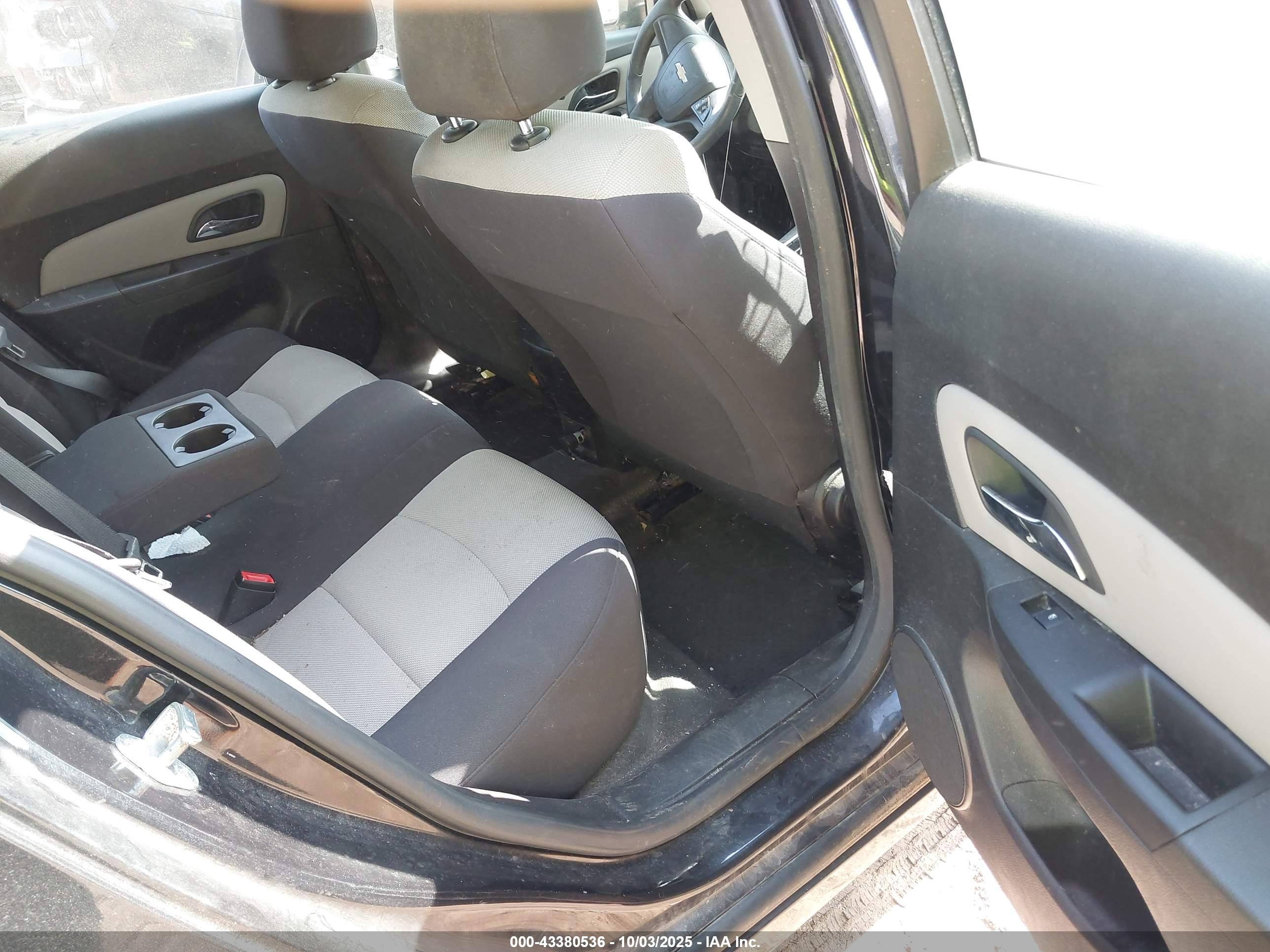 CHEVROLET CRUZE image 8
