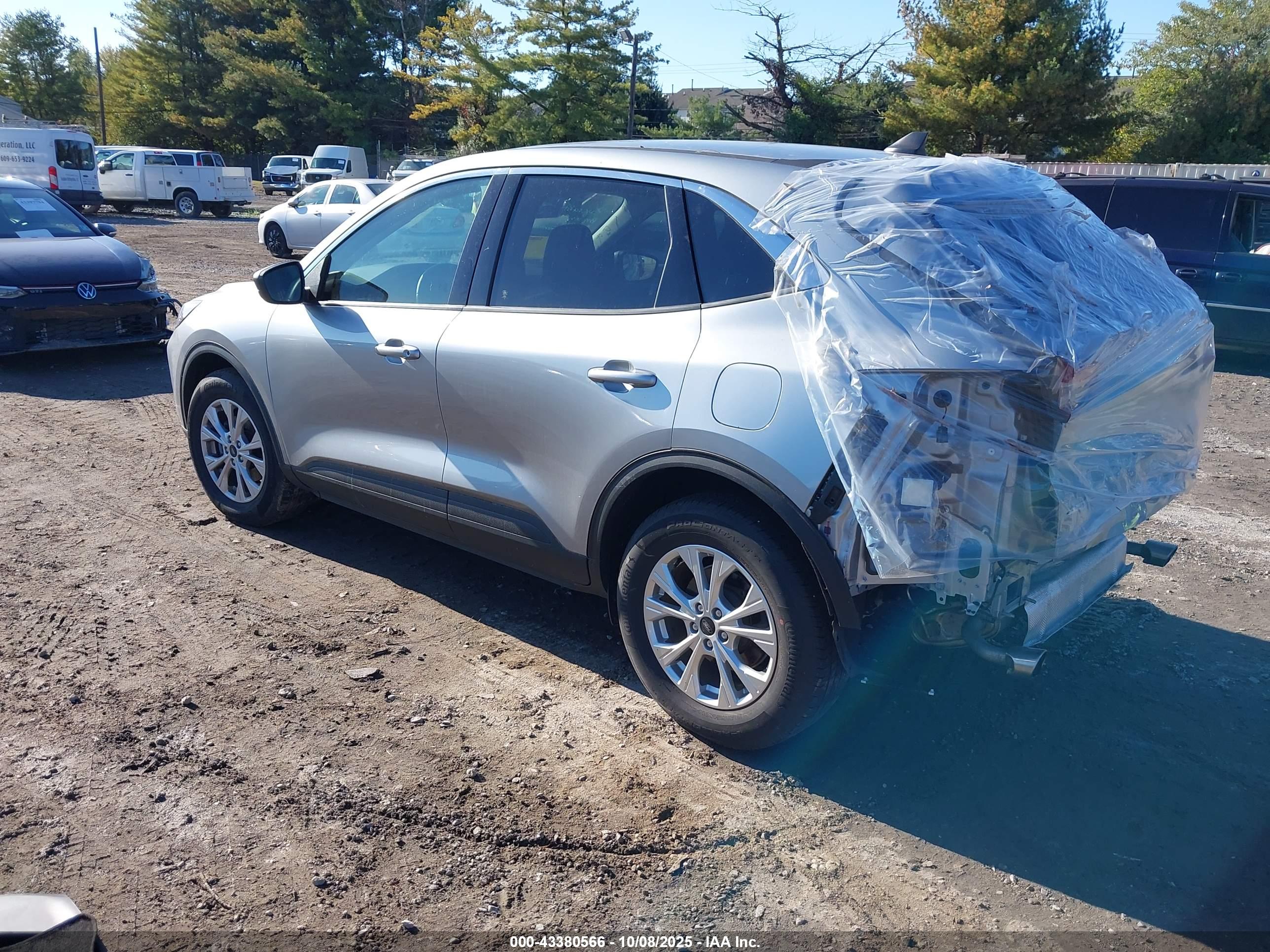 FORD ESCAPE image 3