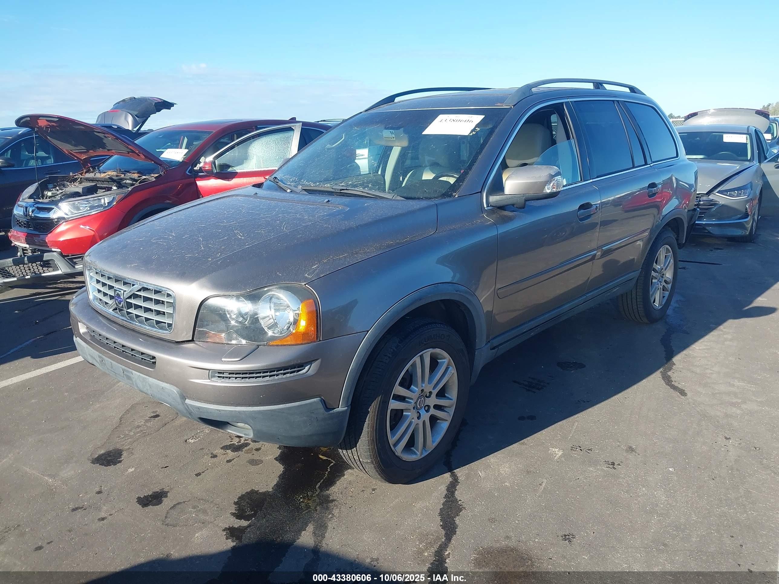 VOLVO XC90 image 2