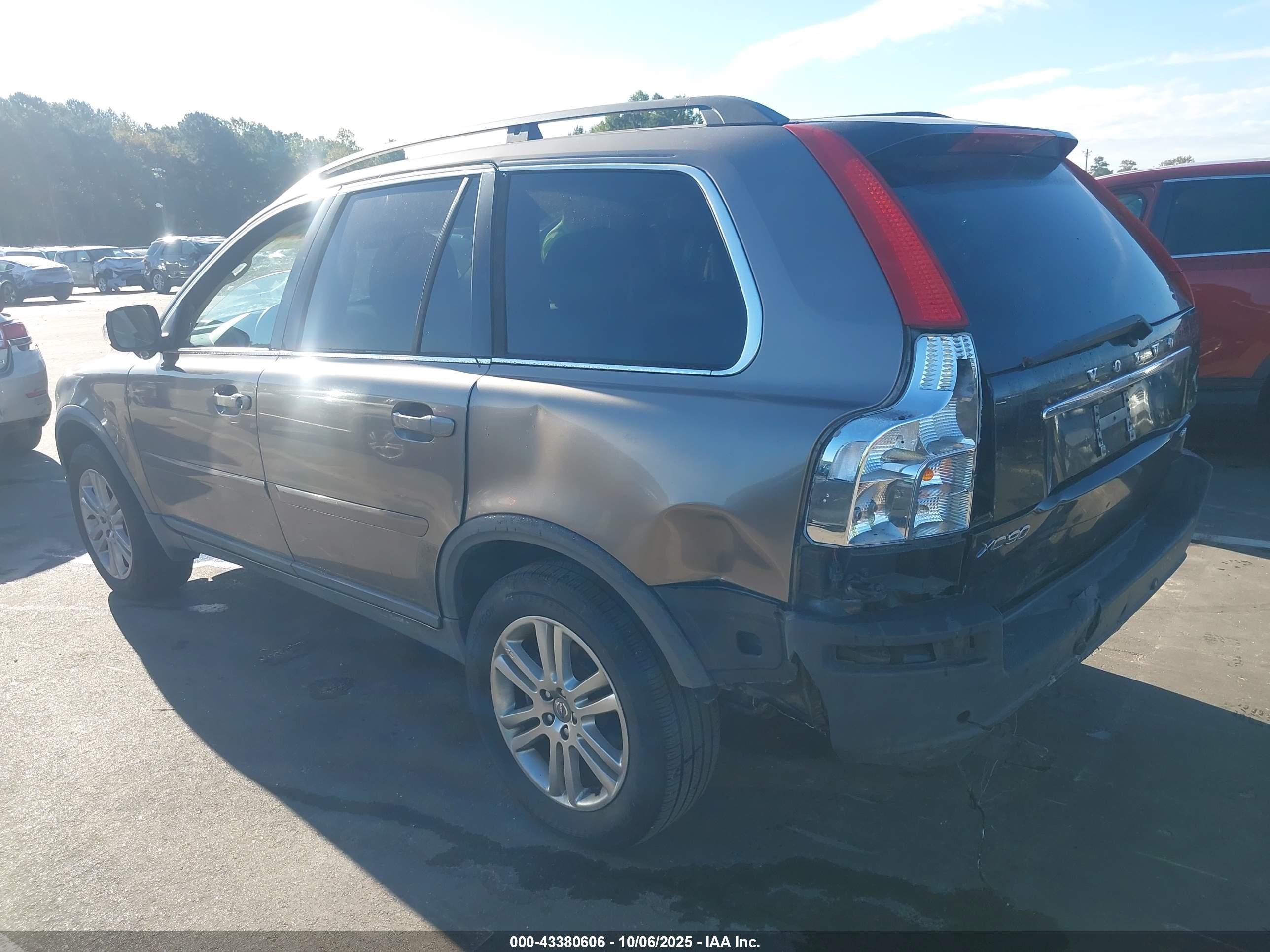 VOLVO XC90 image 3