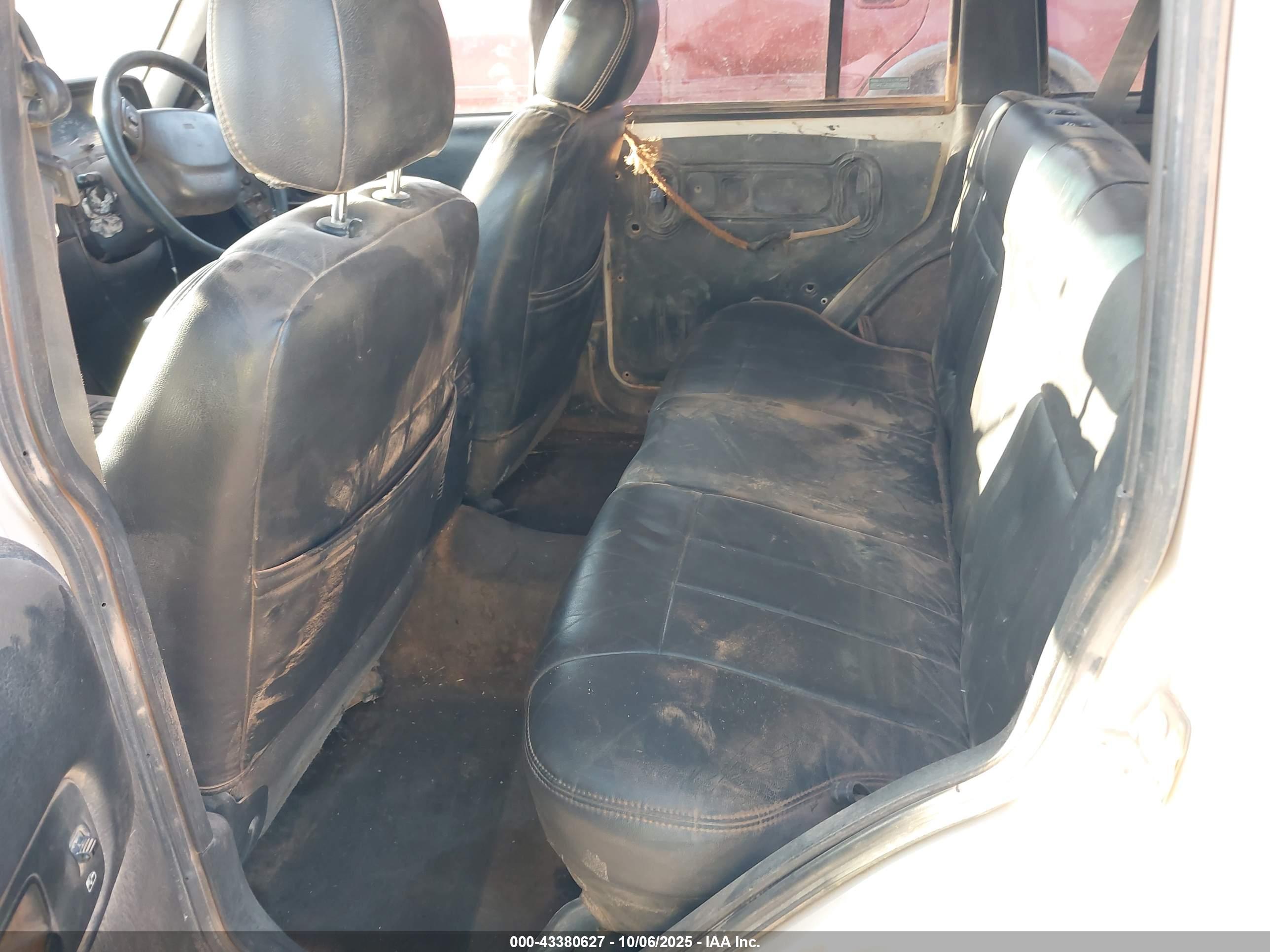 JEEP CHEROKEE image 8