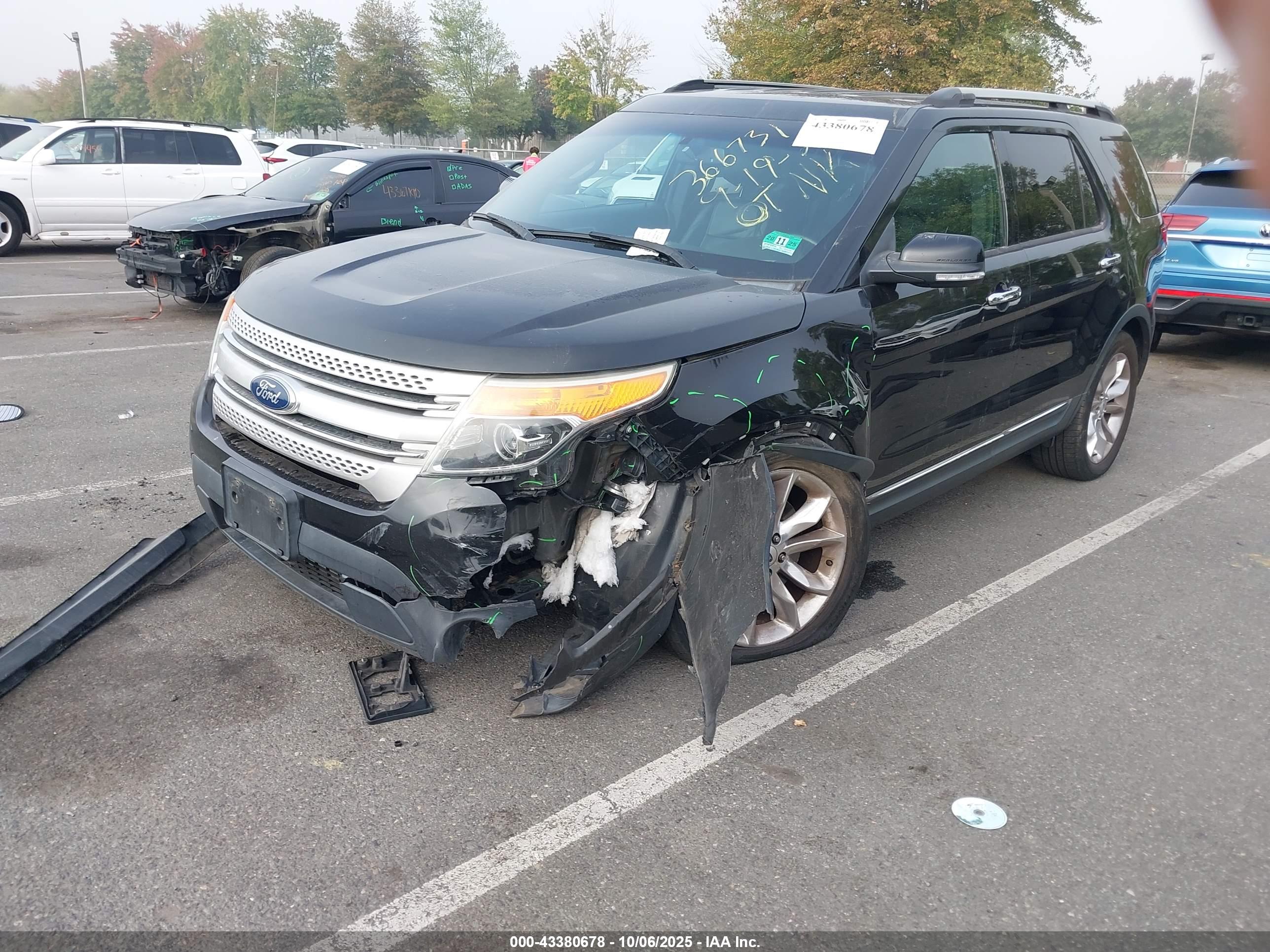 FORD EXPLORER image 2