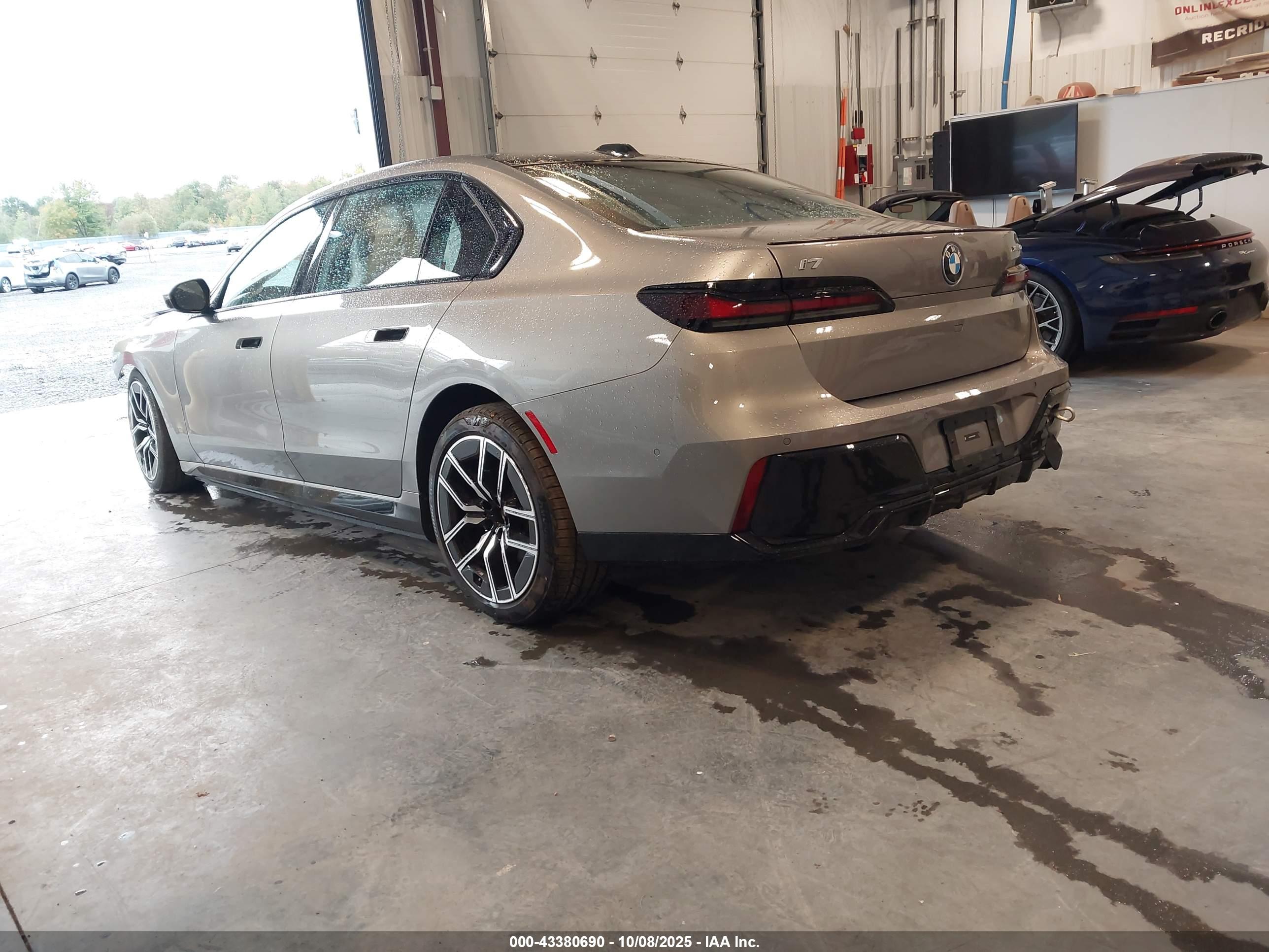 BMW I7 image 3