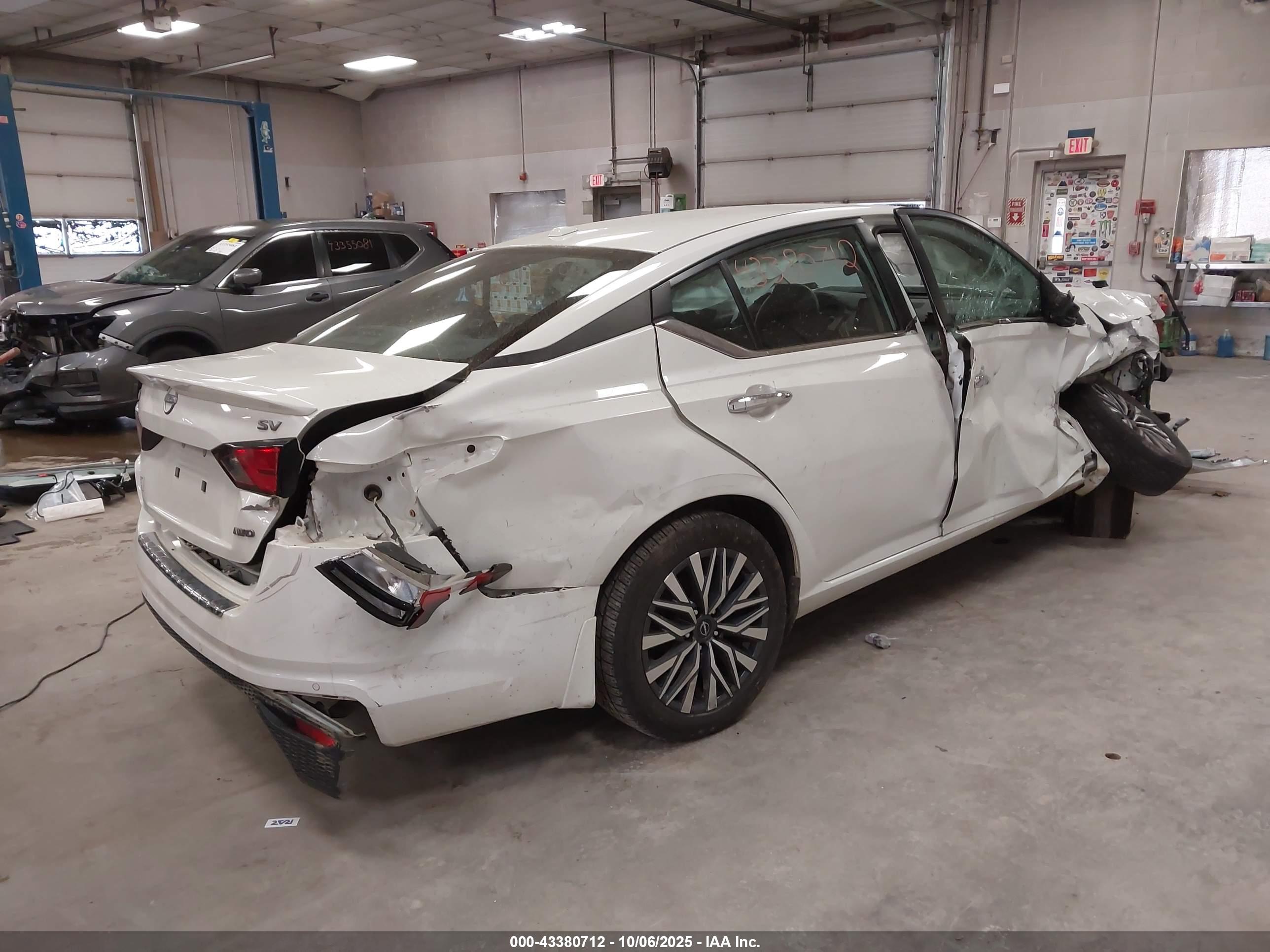 NISSAN ALTIMA image 4