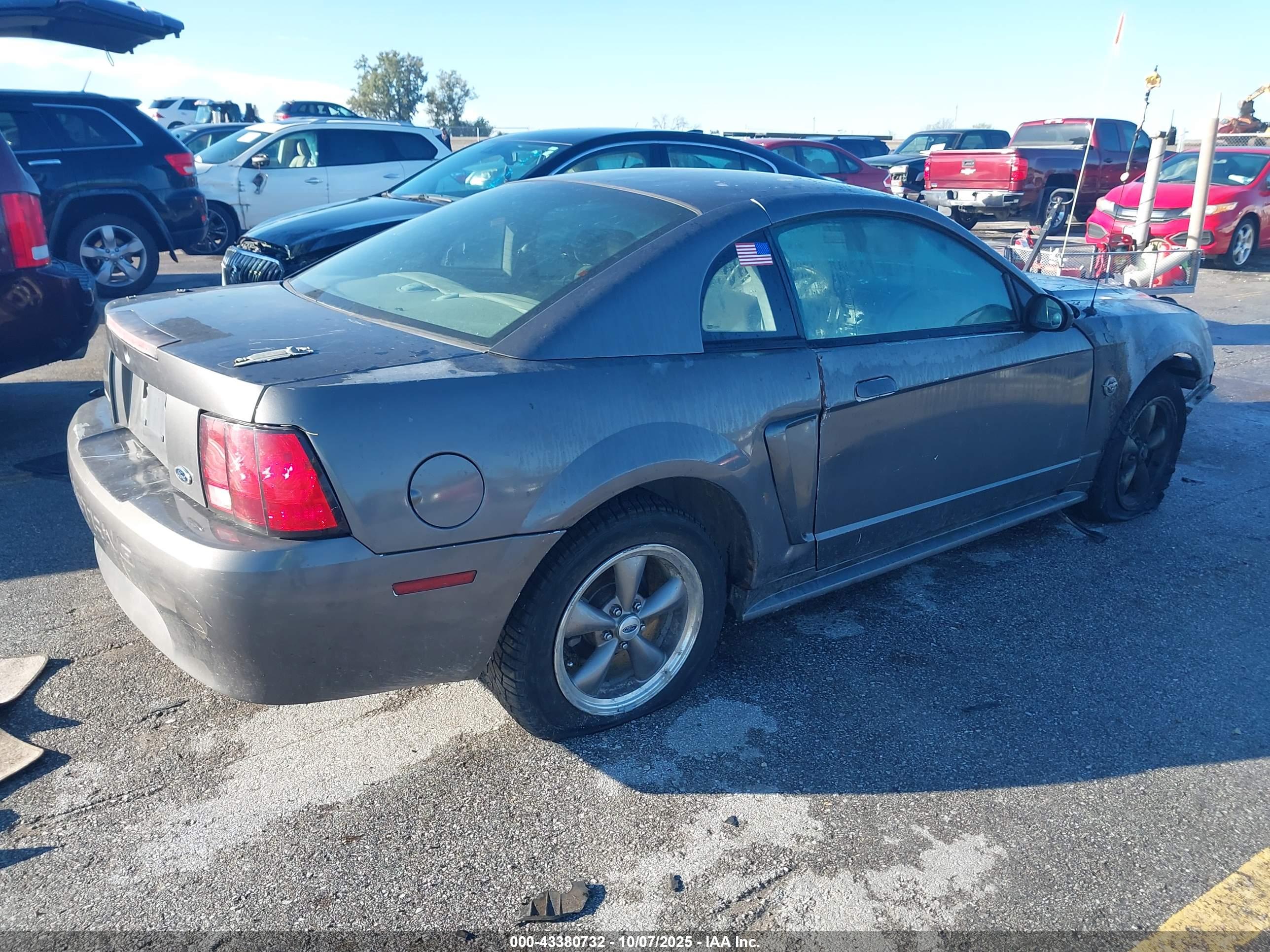 FORD MUSTANG image 4
