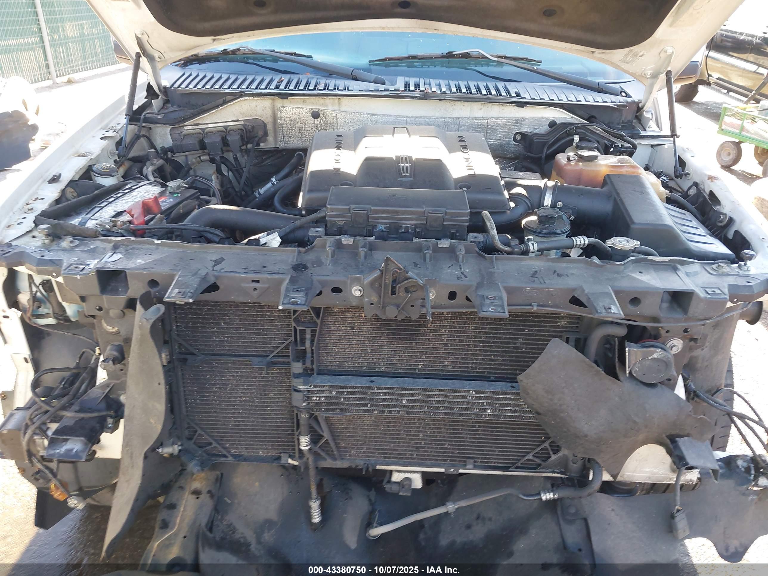 LINCOLN NAVIGATOR image 10