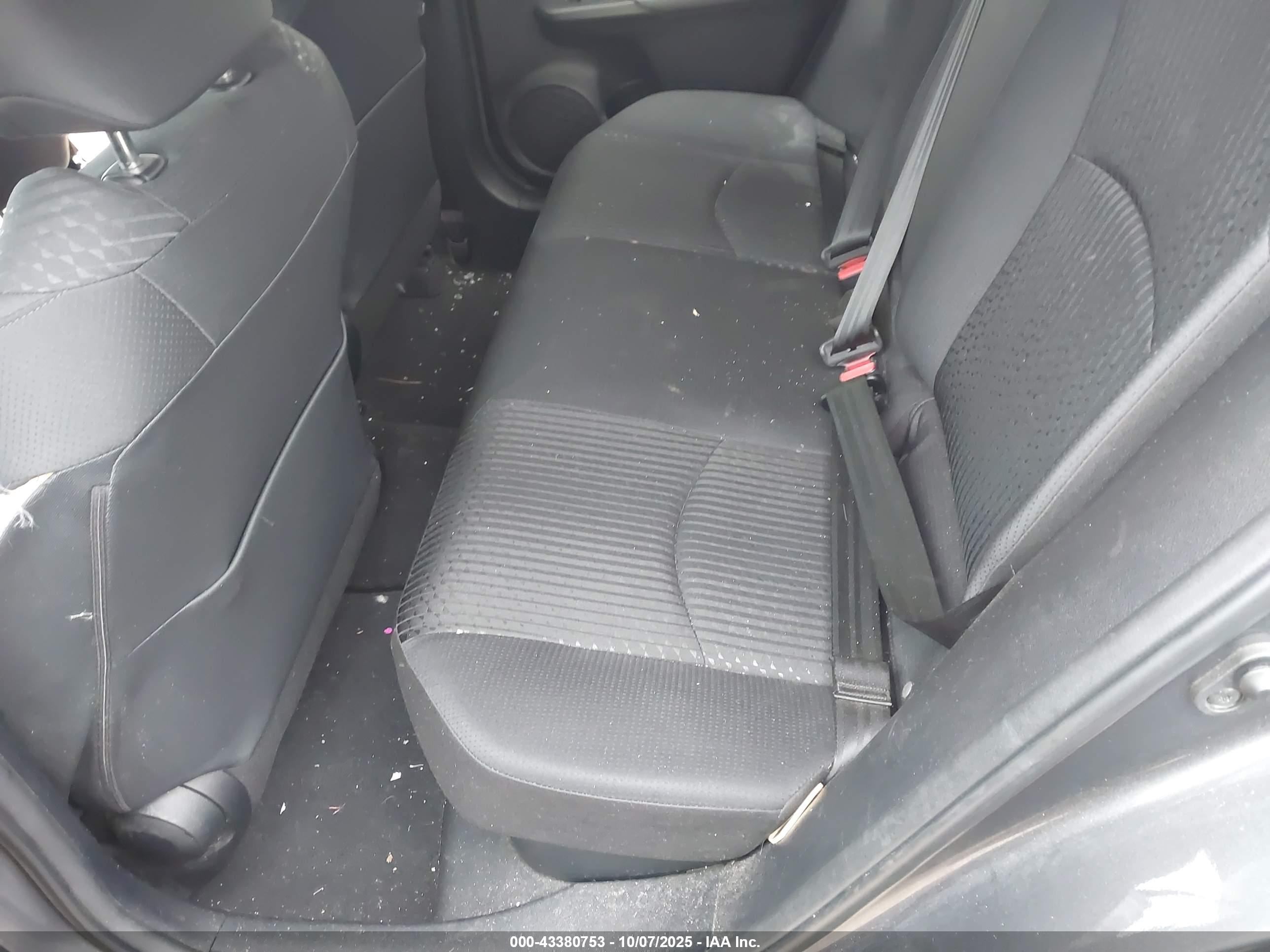 TOYOTA PRIUS image 8