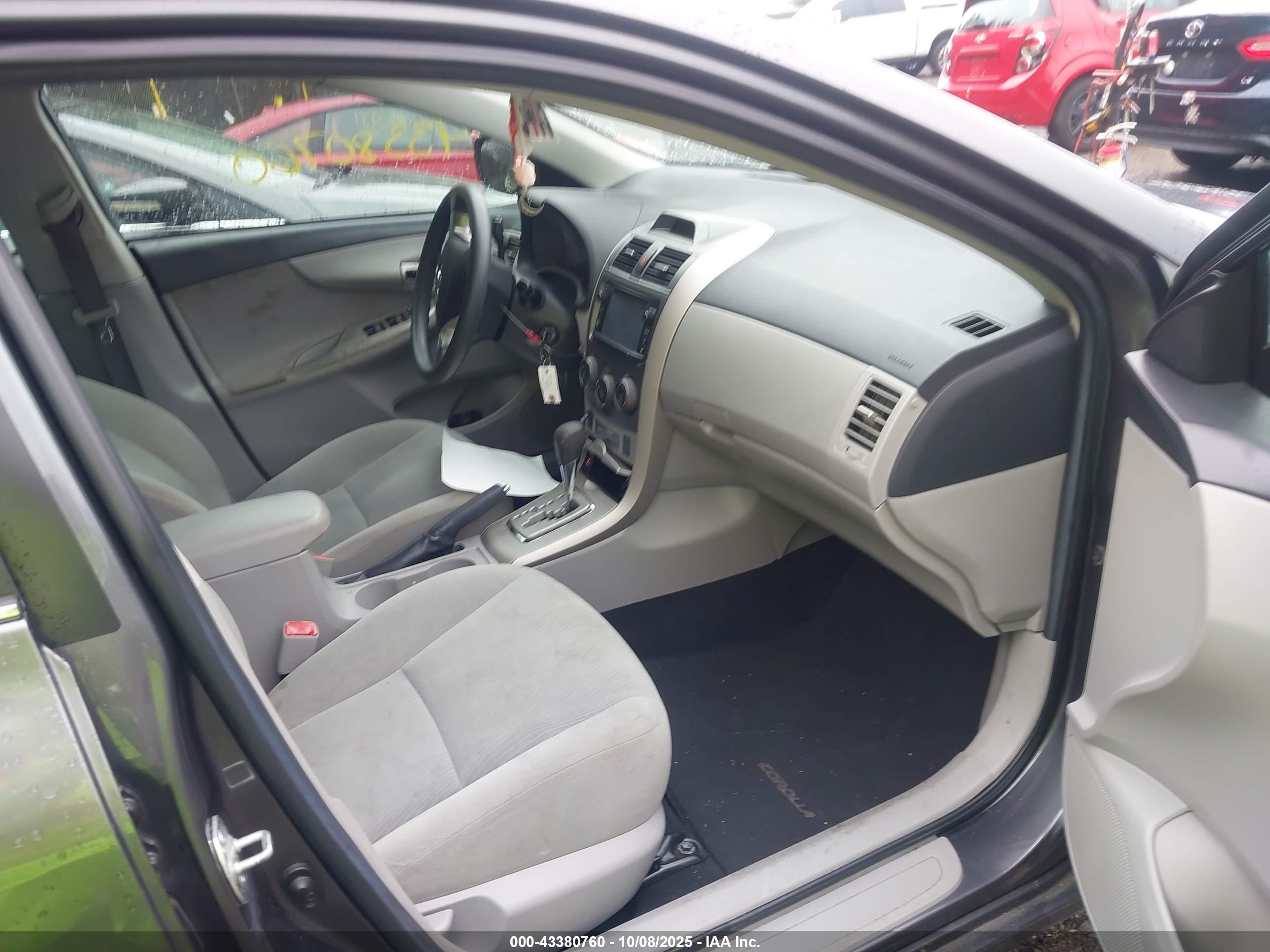 TOYOTA COROLLA image 5