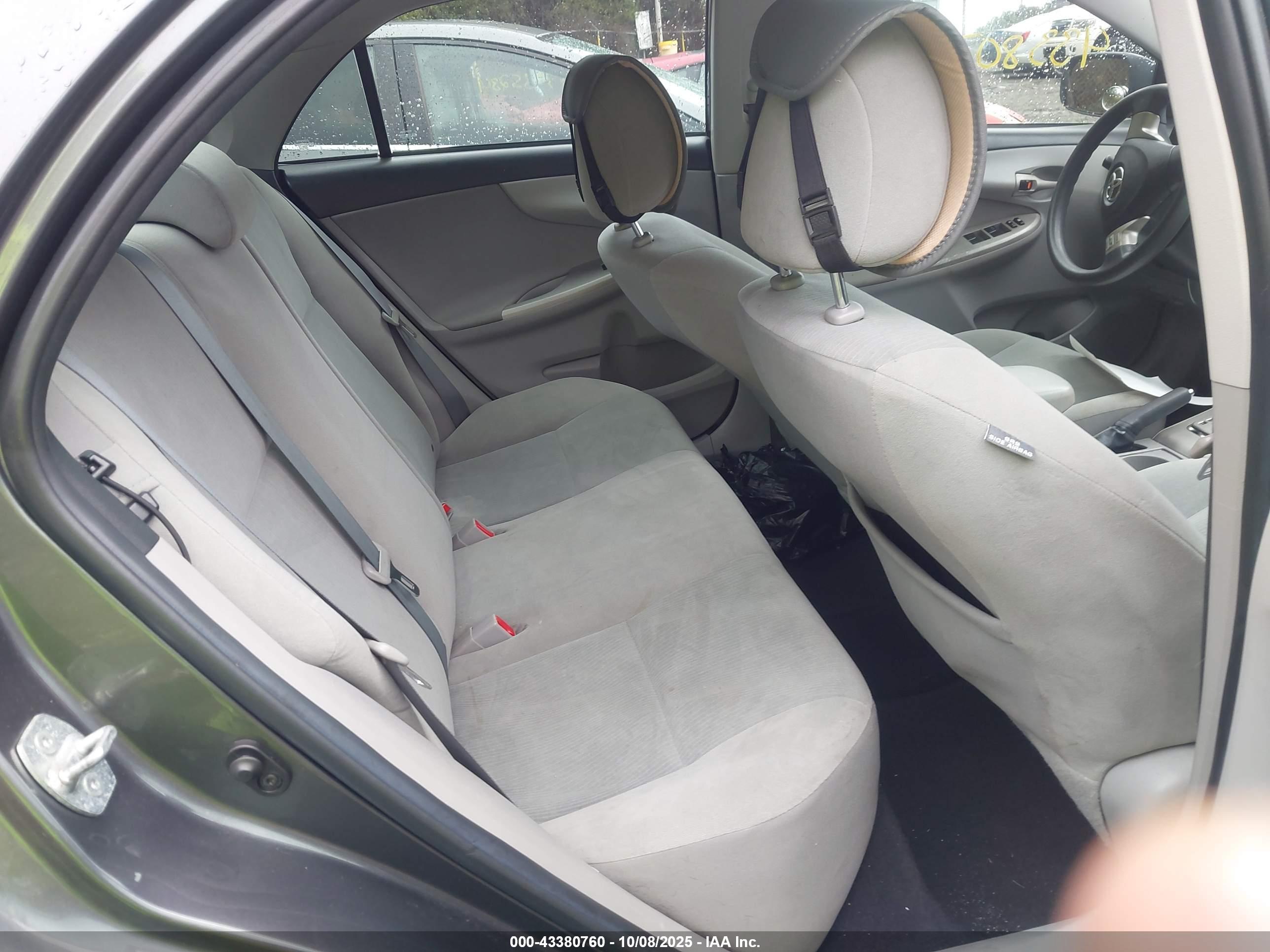 TOYOTA COROLLA image 8