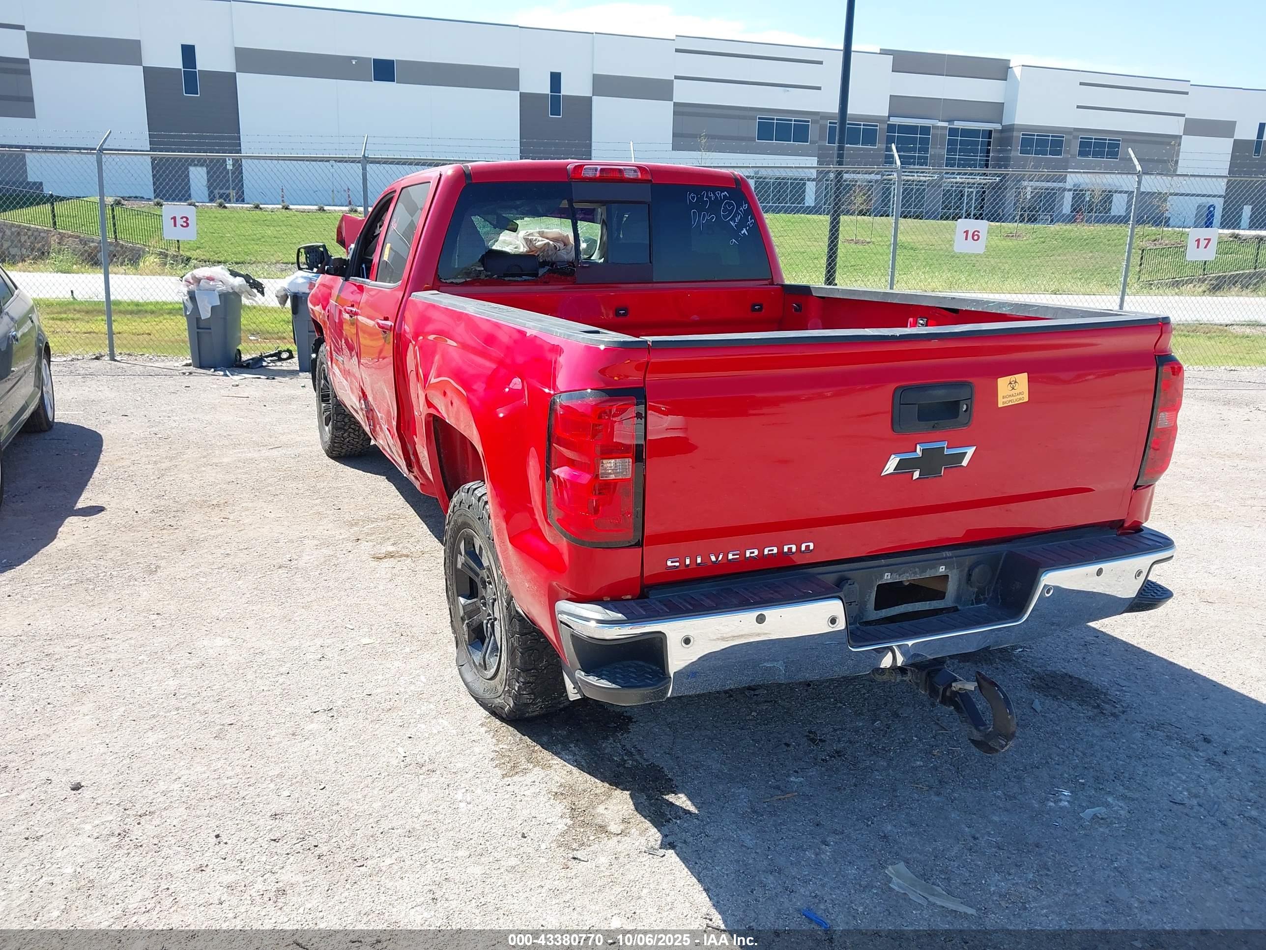 CHEVROLET SILVERADO image 3