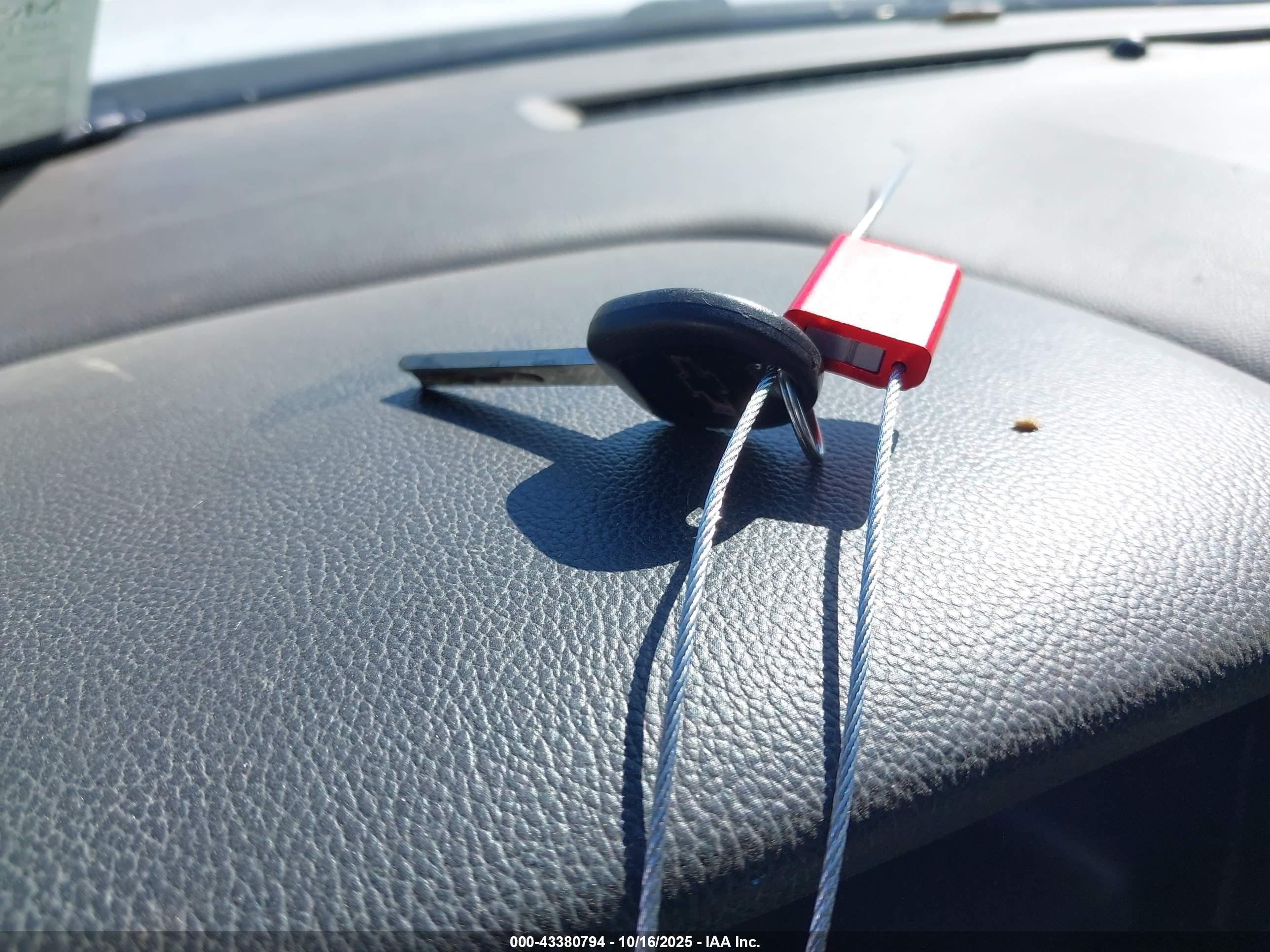 CHEVROLET SILVERADO image 11