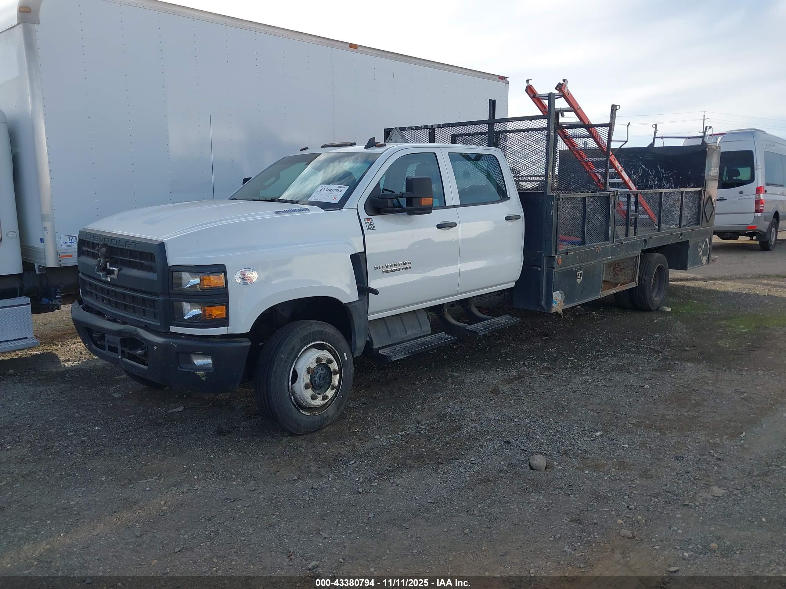 CHEVROLET SILVERADO image 2