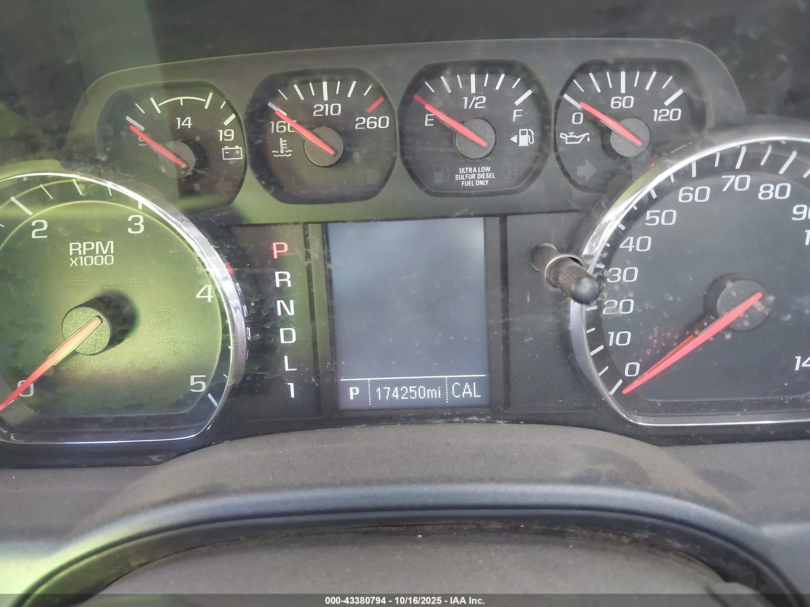 CHEVROLET SILVERADO image 6