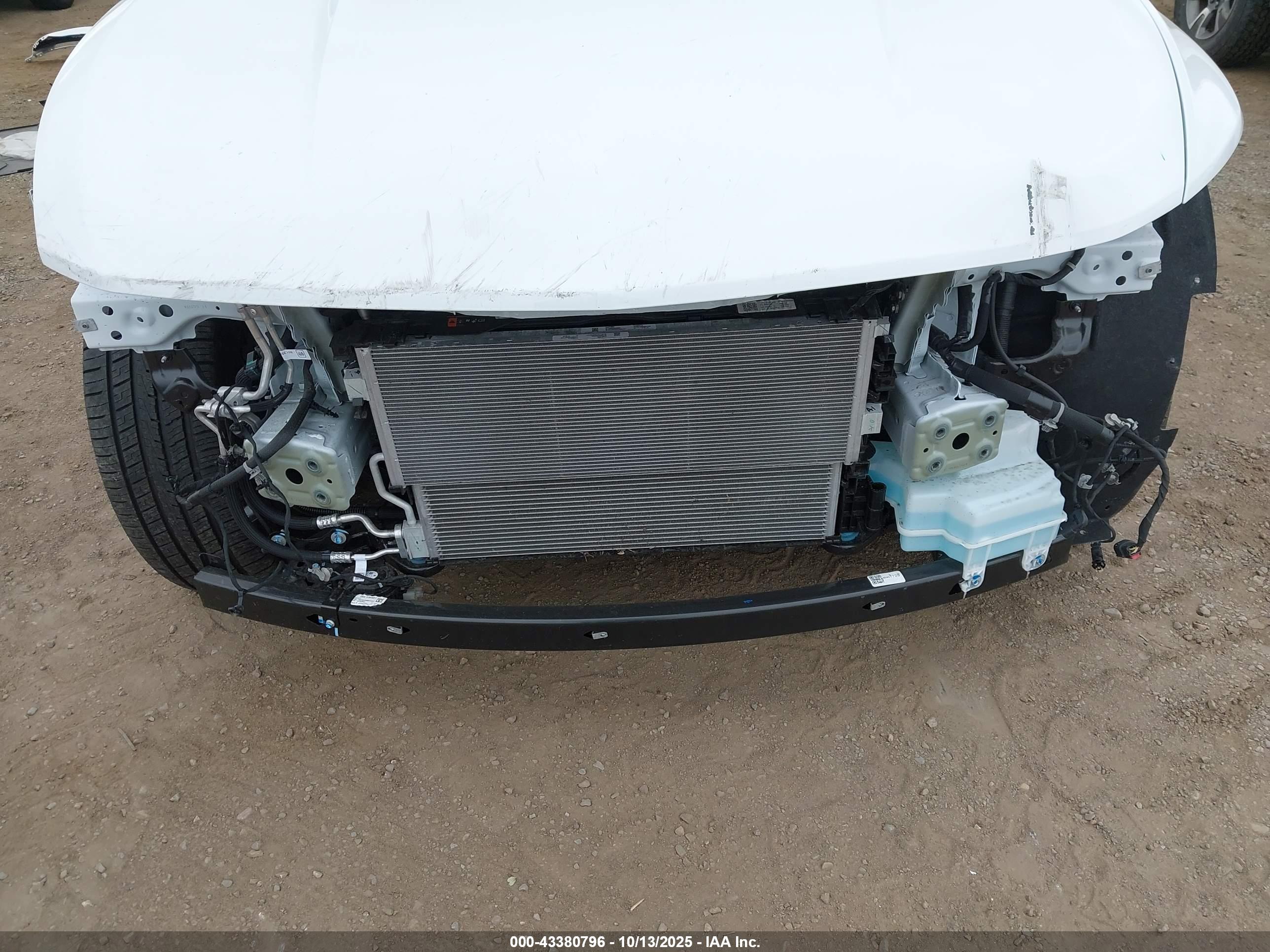 CHEVROLET EQUINOX image 6