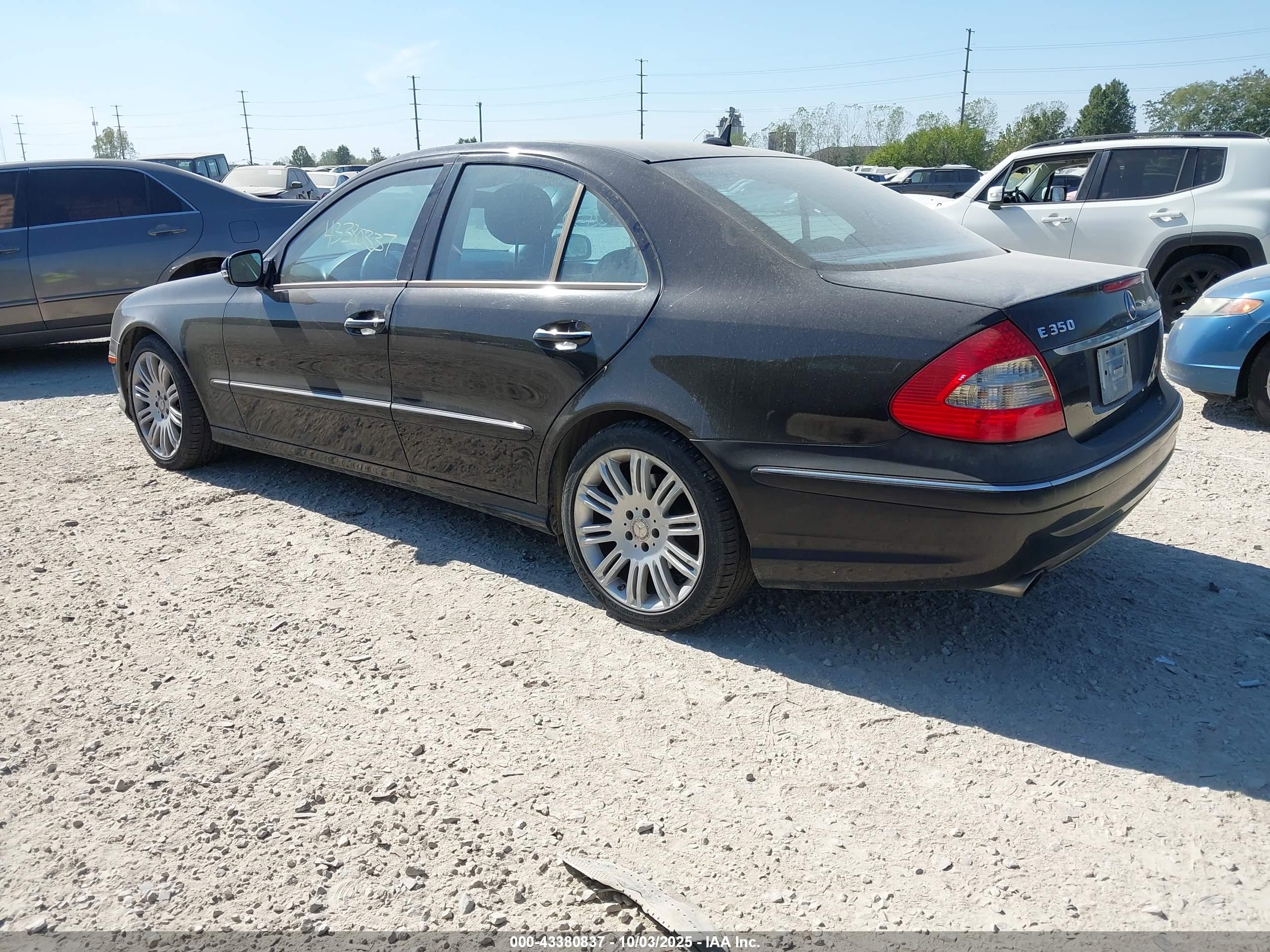 MERCEDES-BENZ E image 3