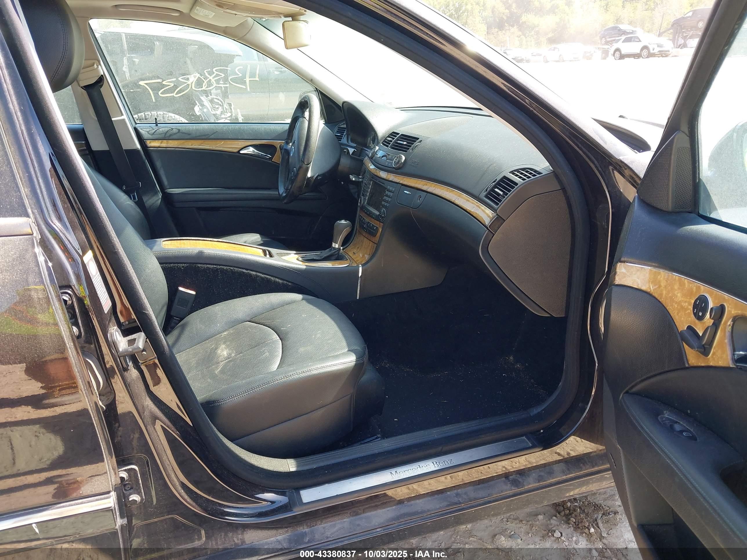 MERCEDES-BENZ E image 5