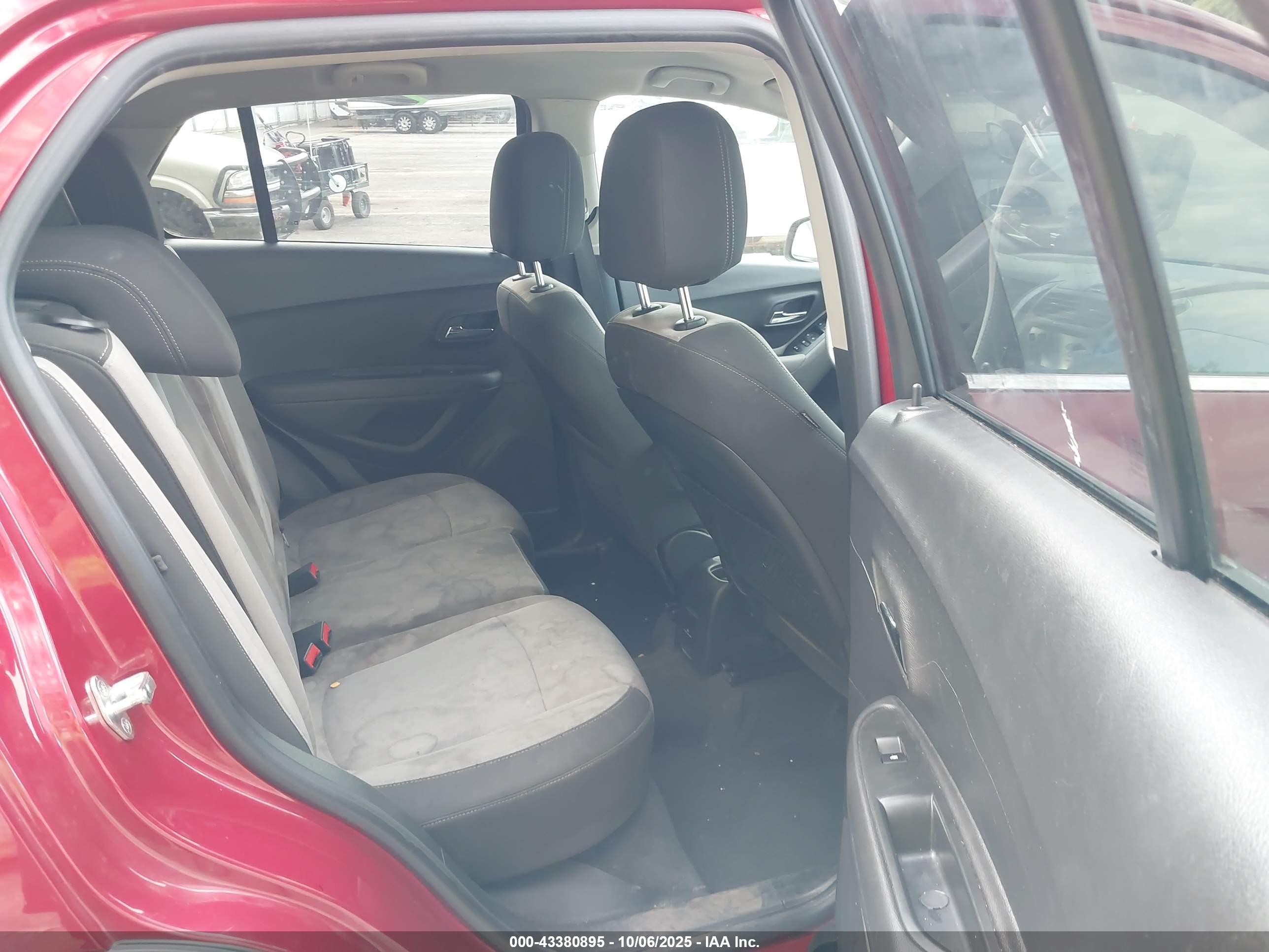 CHEVROLET TRAX image 8
