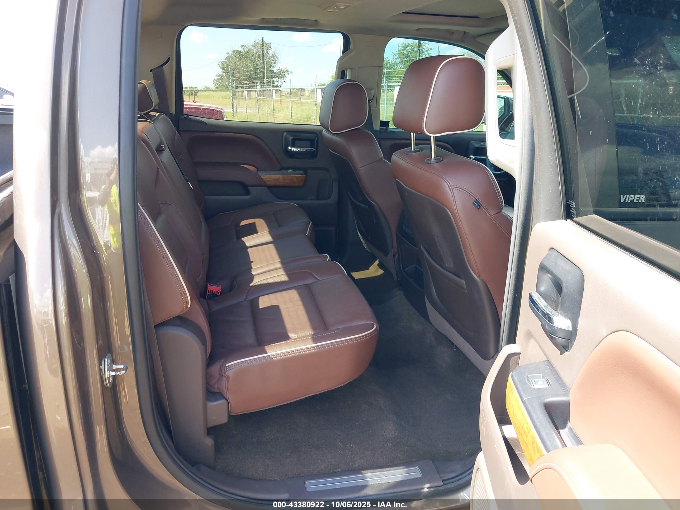 CHEVROLET SILVERADO image 8