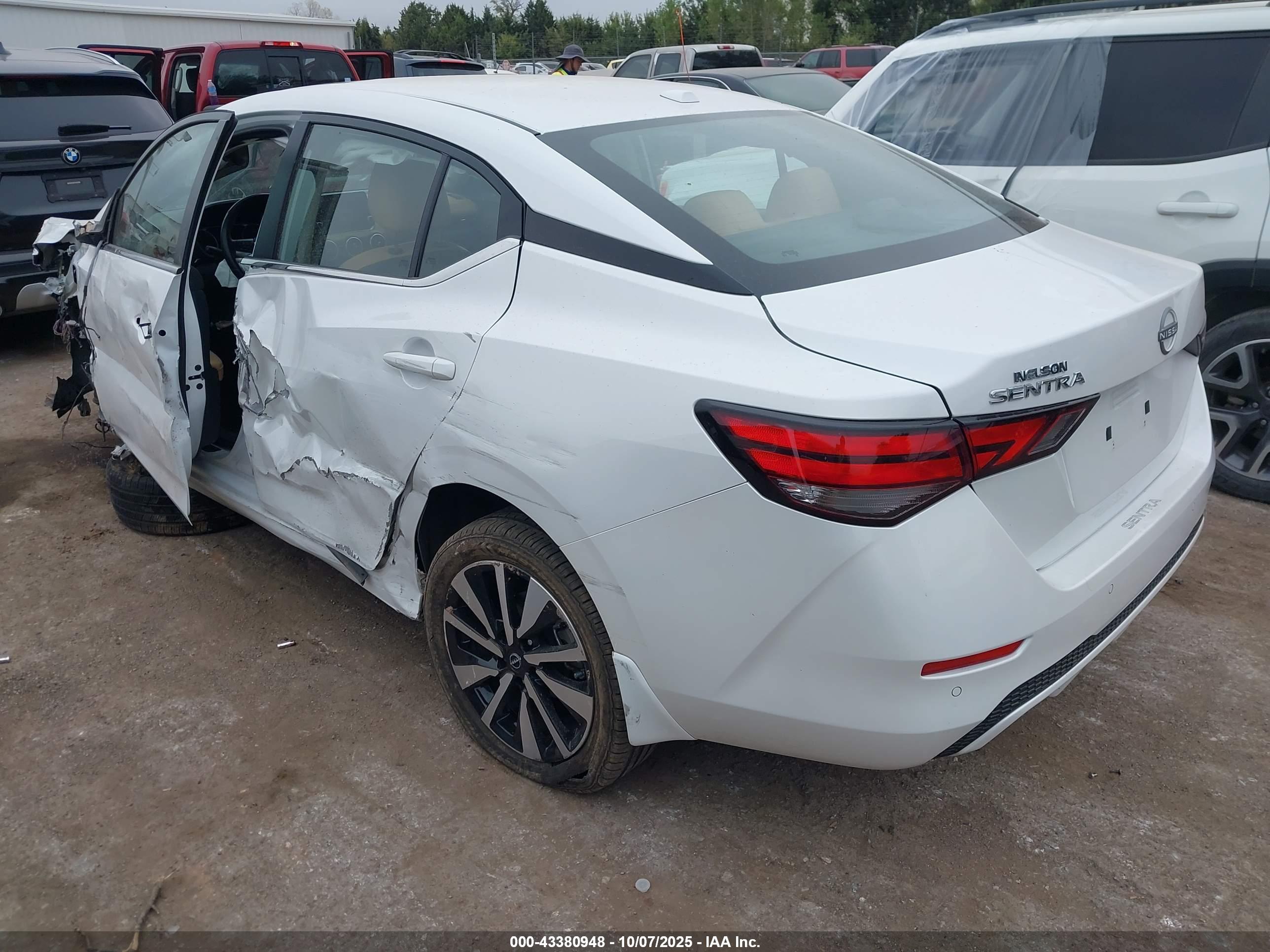 NISSAN SENTRA image 3