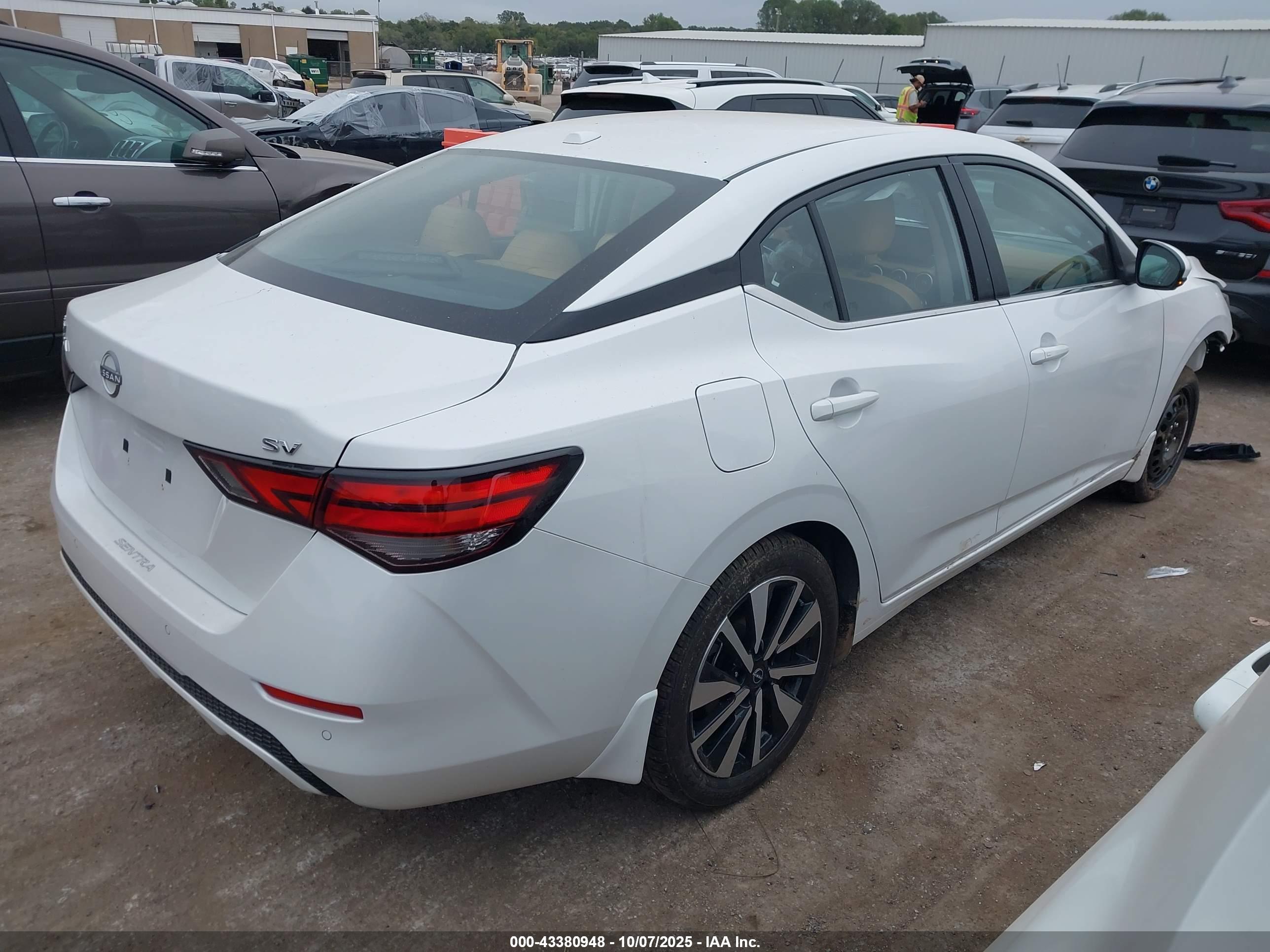 NISSAN SENTRA image 4