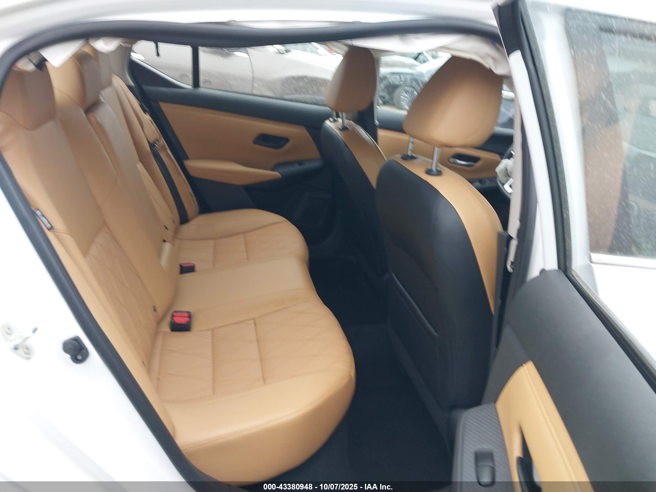 NISSAN SENTRA image 8