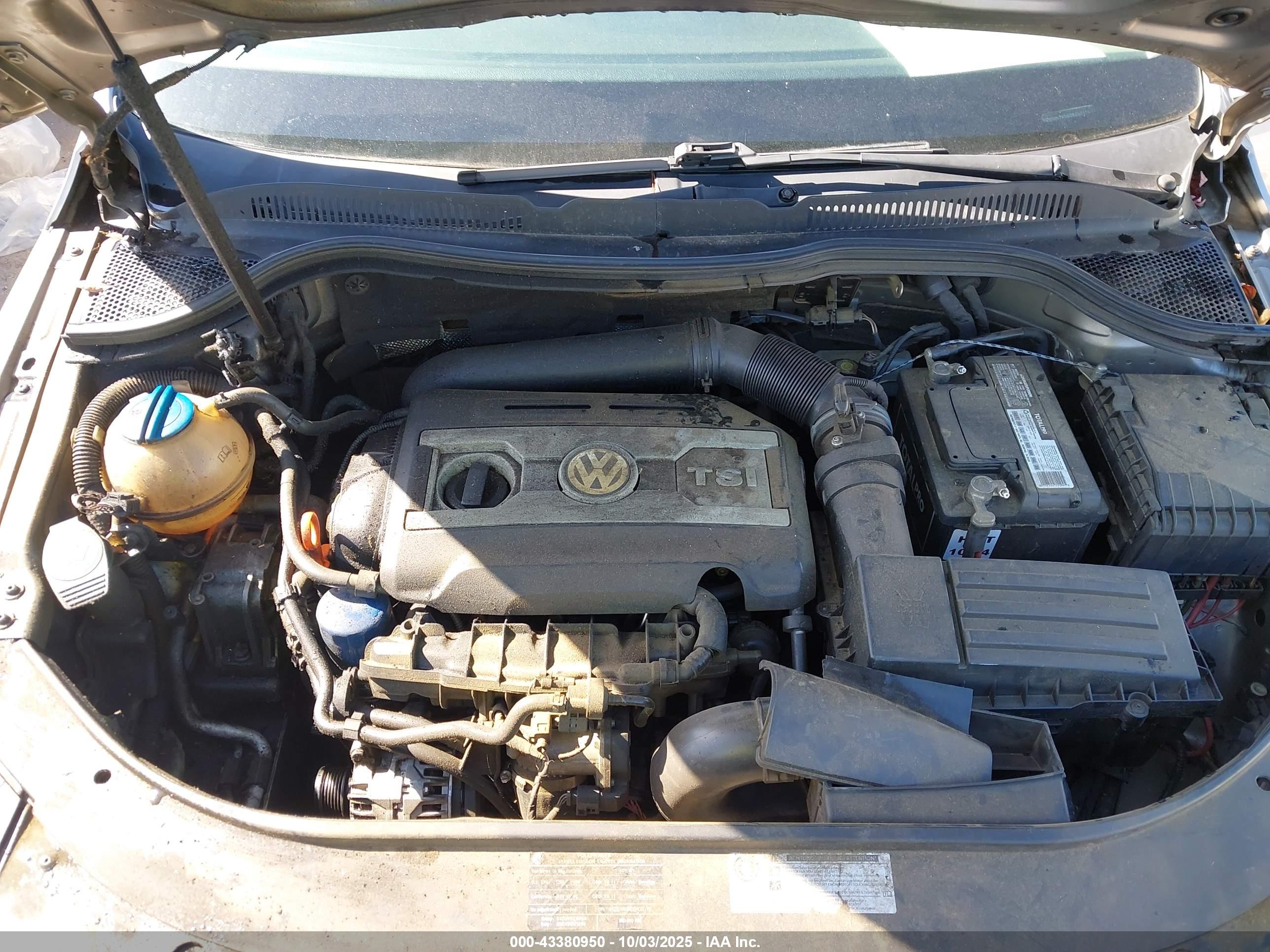 VOLKSWAGEN CC image 10