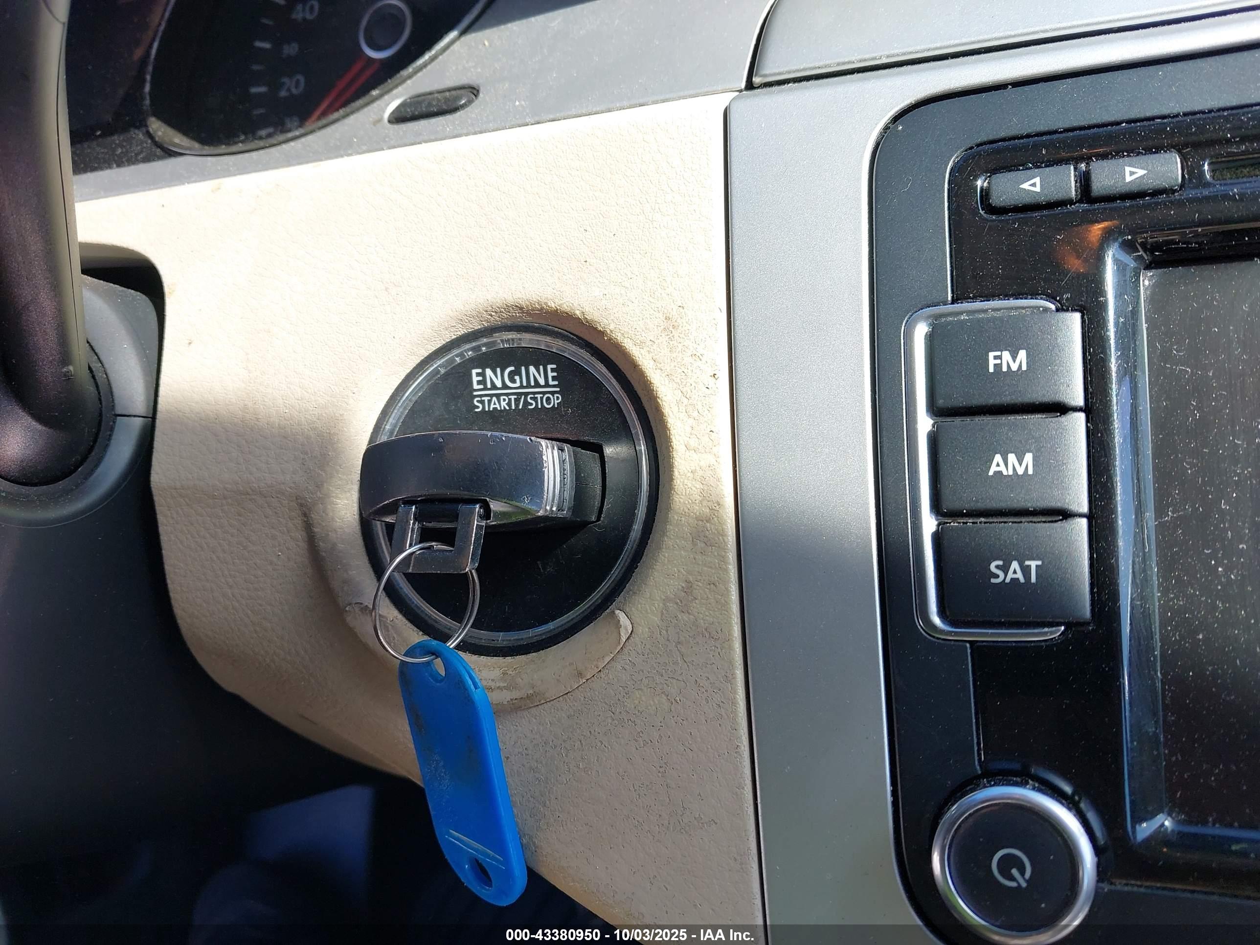 VOLKSWAGEN CC image 11