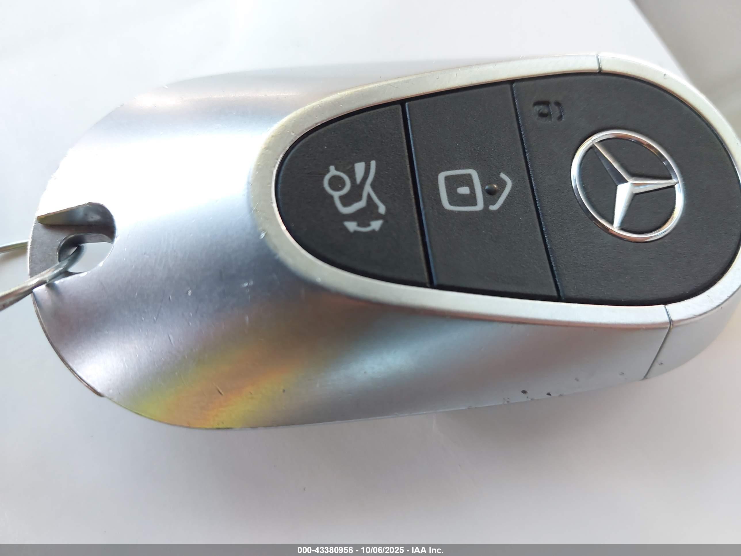 MERCEDES-BENZ C image 11