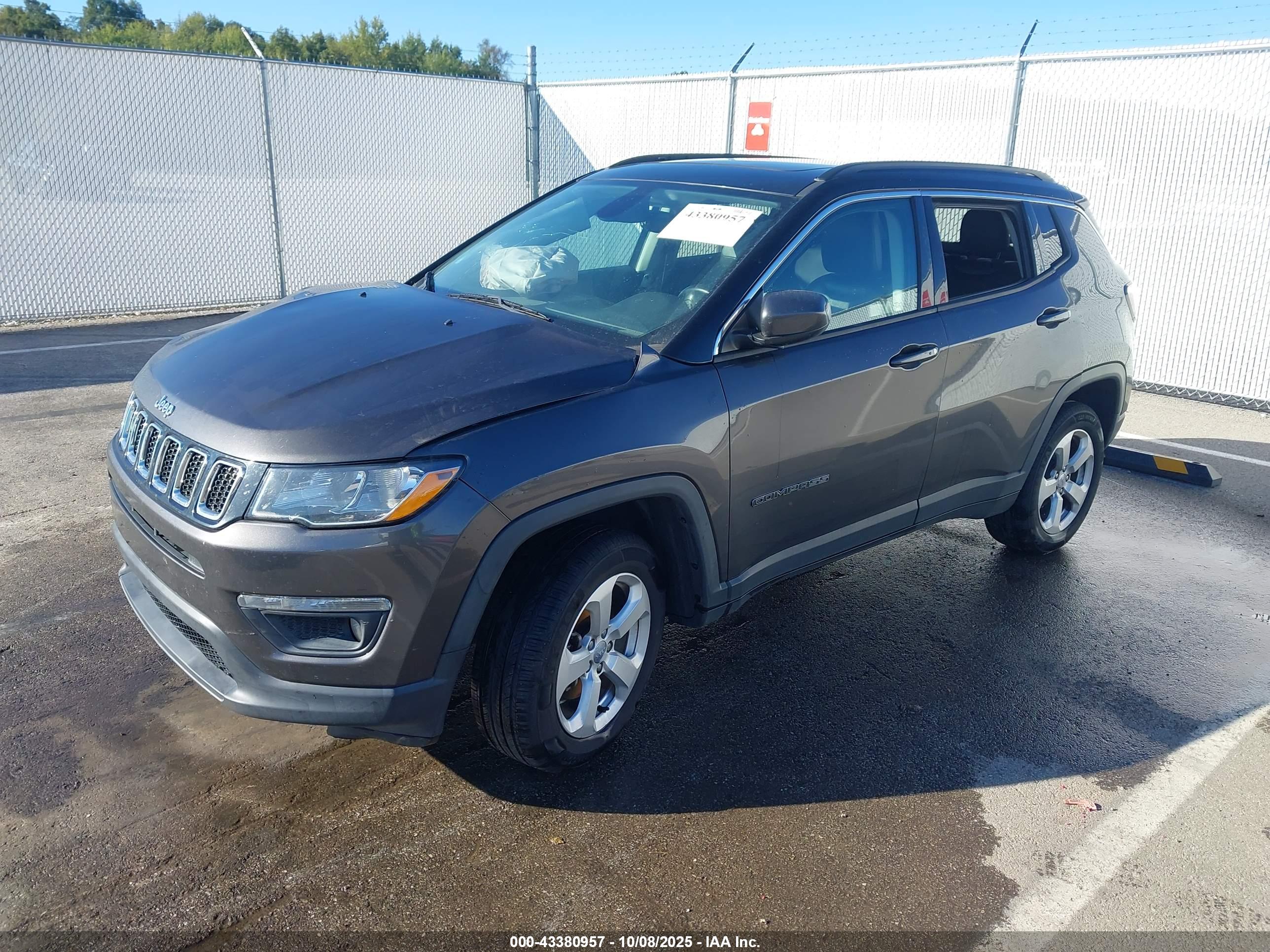 JEEP COMPASS image 2