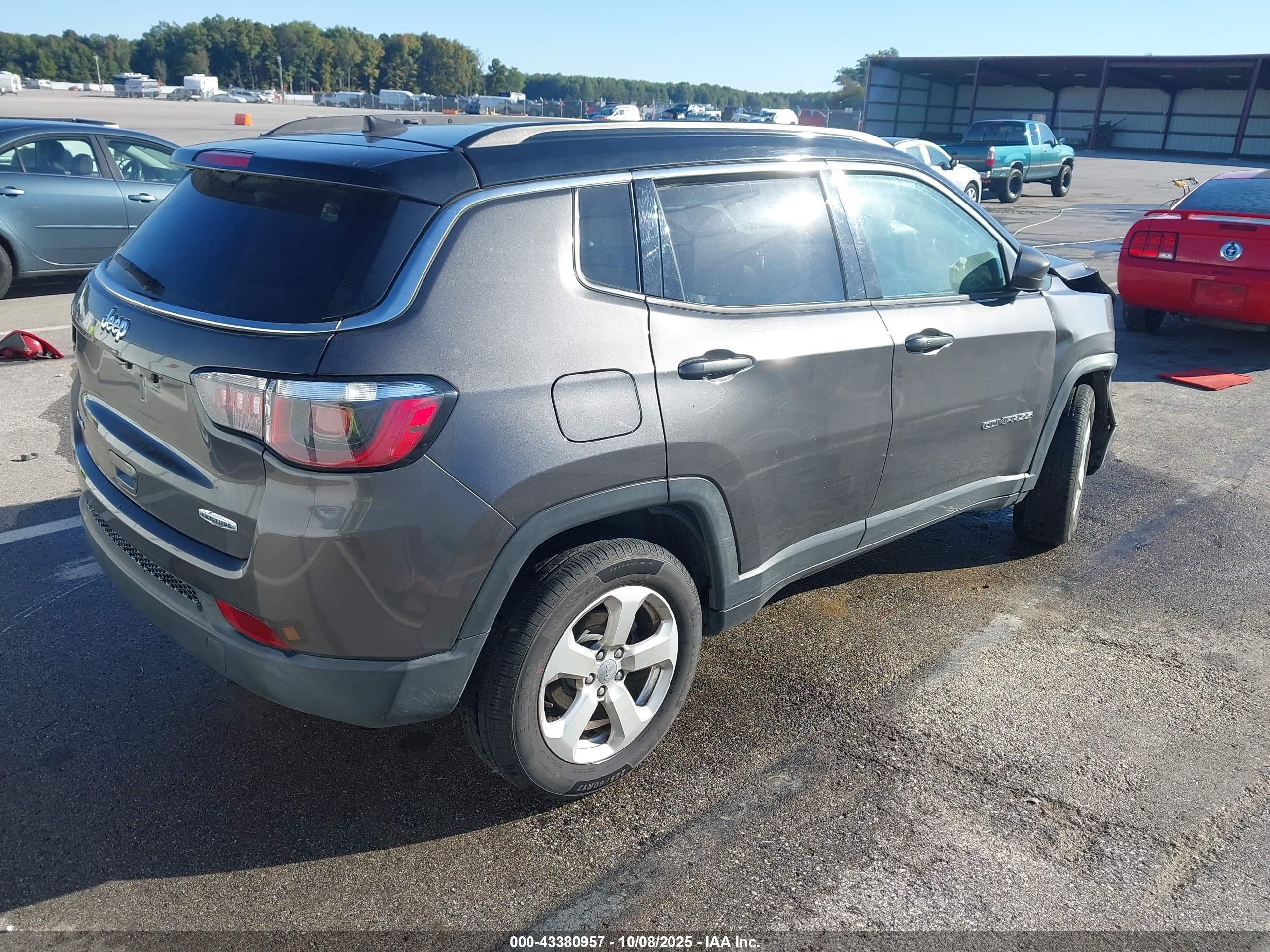 JEEP COMPASS image 4