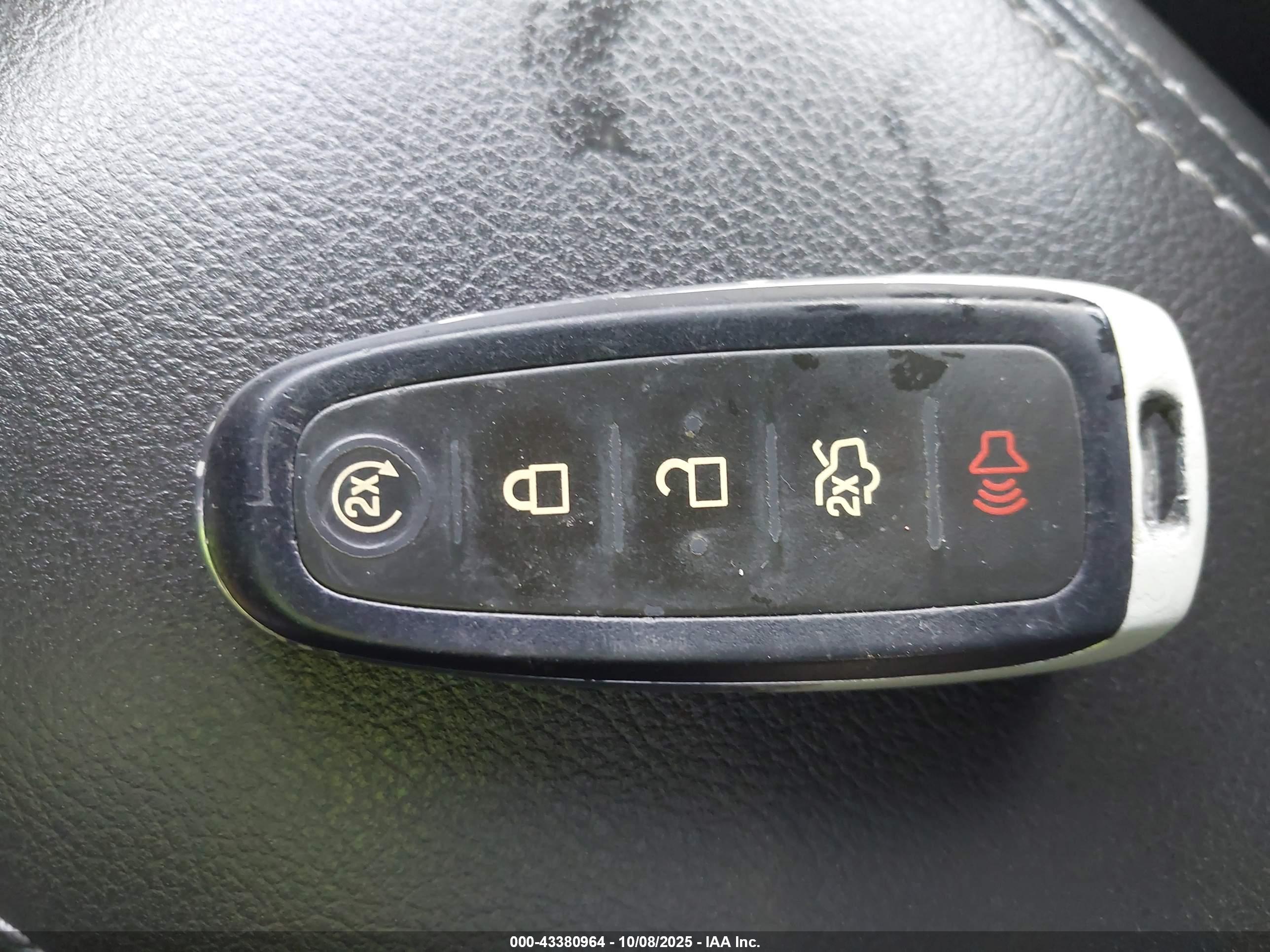 FORD ESCAPE image 11